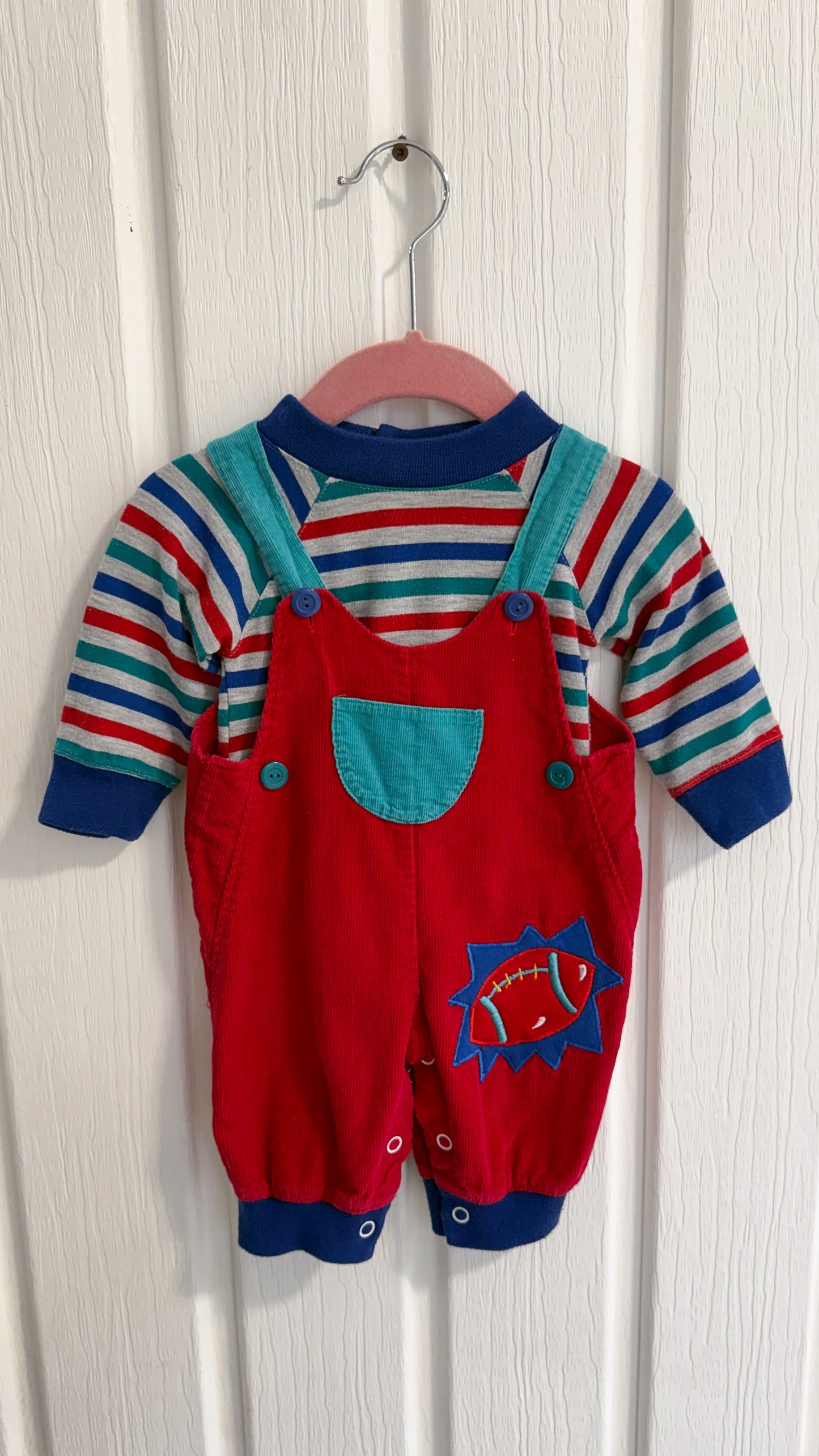 Enfants- ensemble chandail/salopette football- 3/6 mois