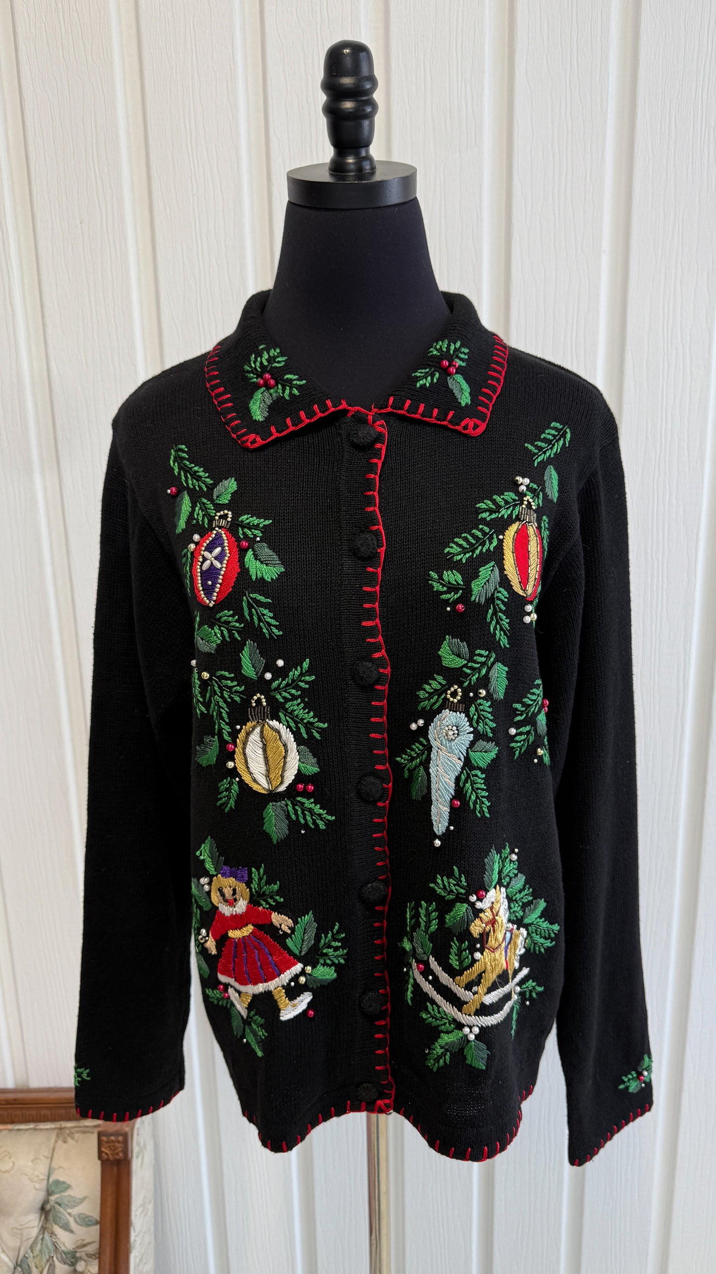 Cardigan tricot noir motifs jouets de Noel- medium