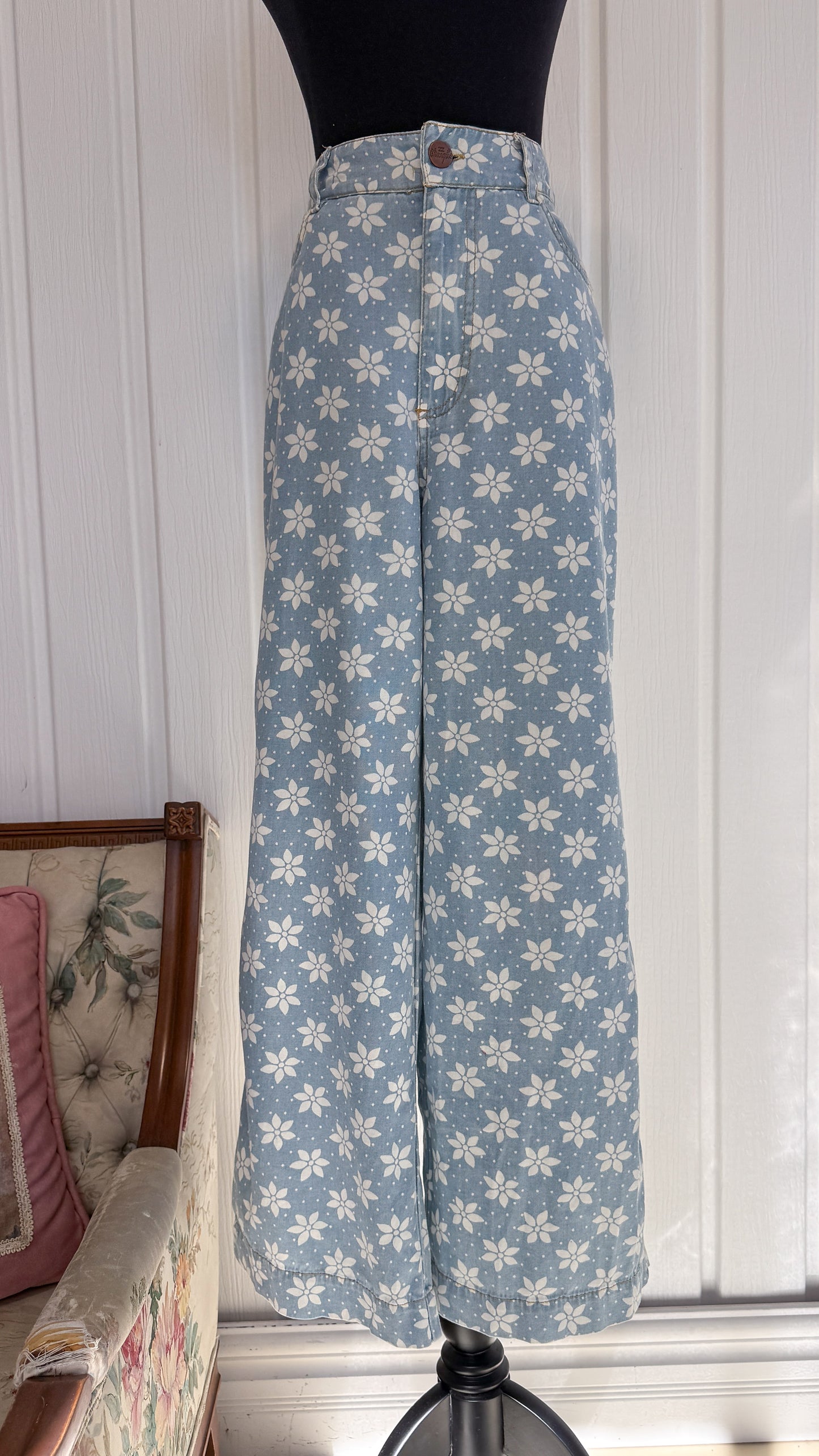 Pantalons évasés bleu fleuris Wrangler- medium