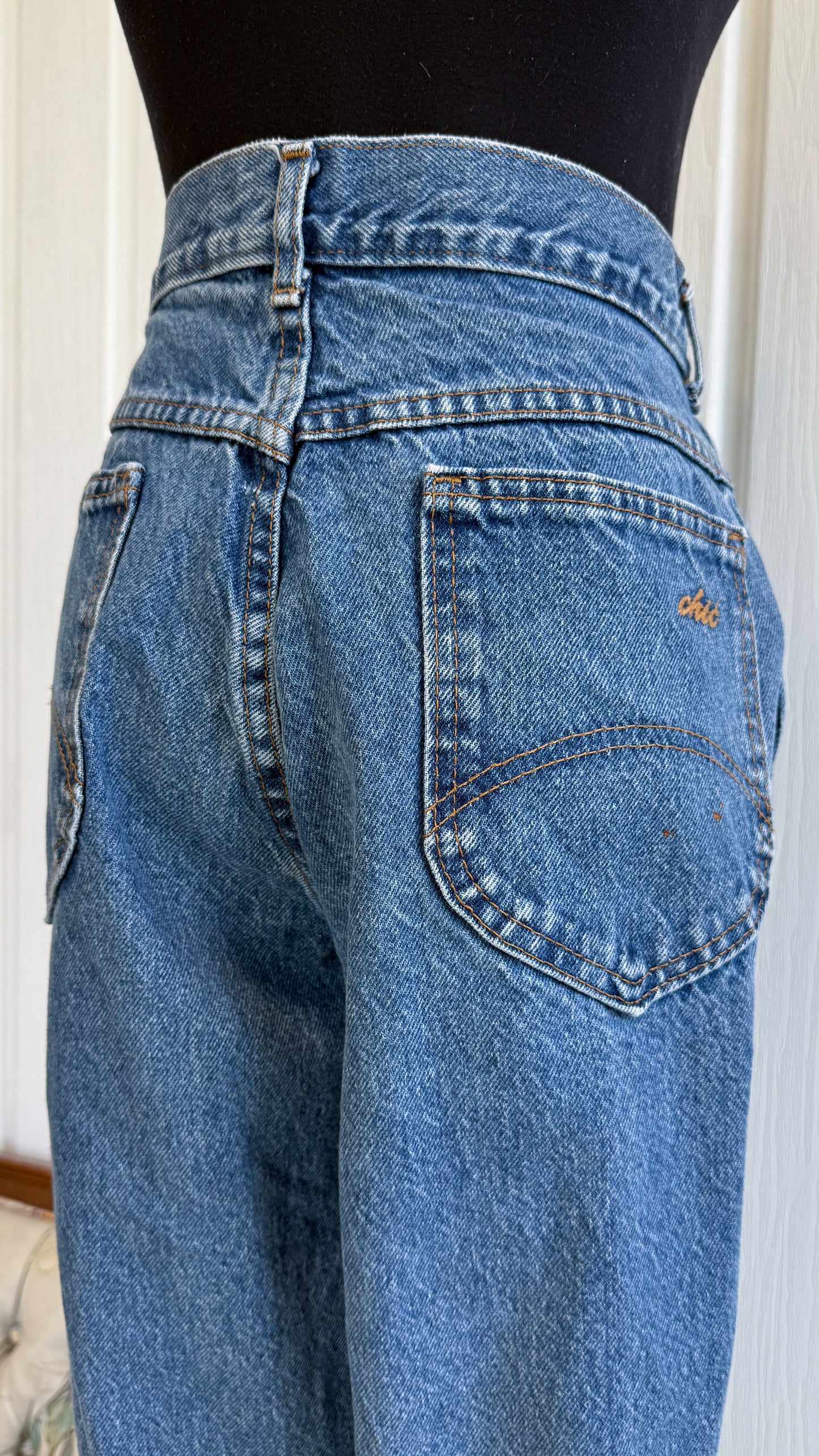 Chic straight-leg jeans - small