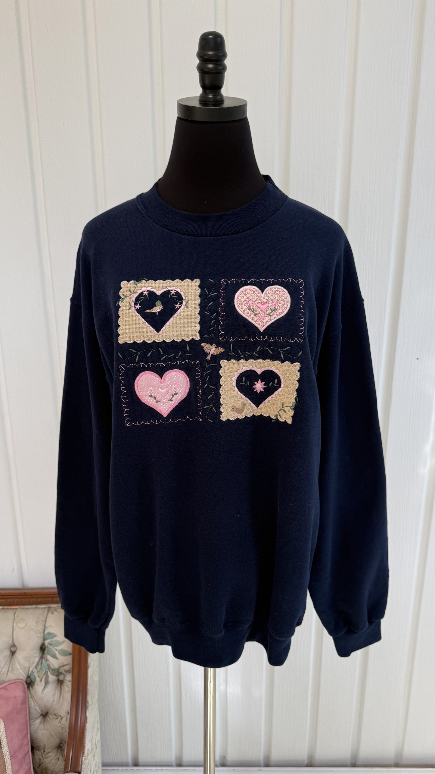 Chandail crewneck marine coeurs fleuris- medium
