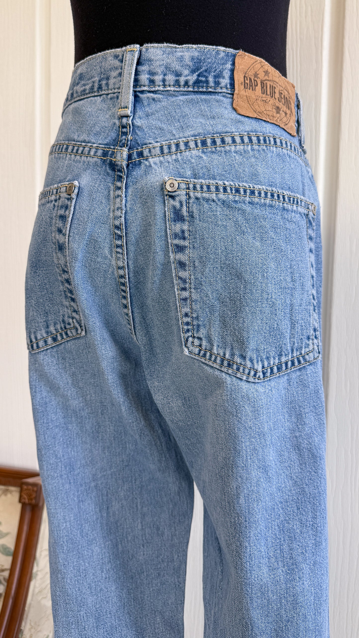 Gap low-rise jeans - medium