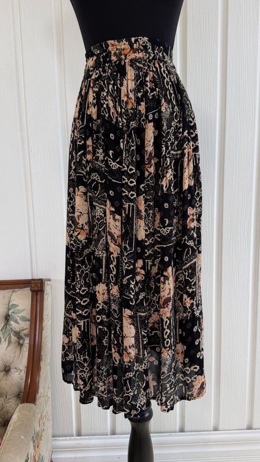 Jupe noire fleurie beige- medium