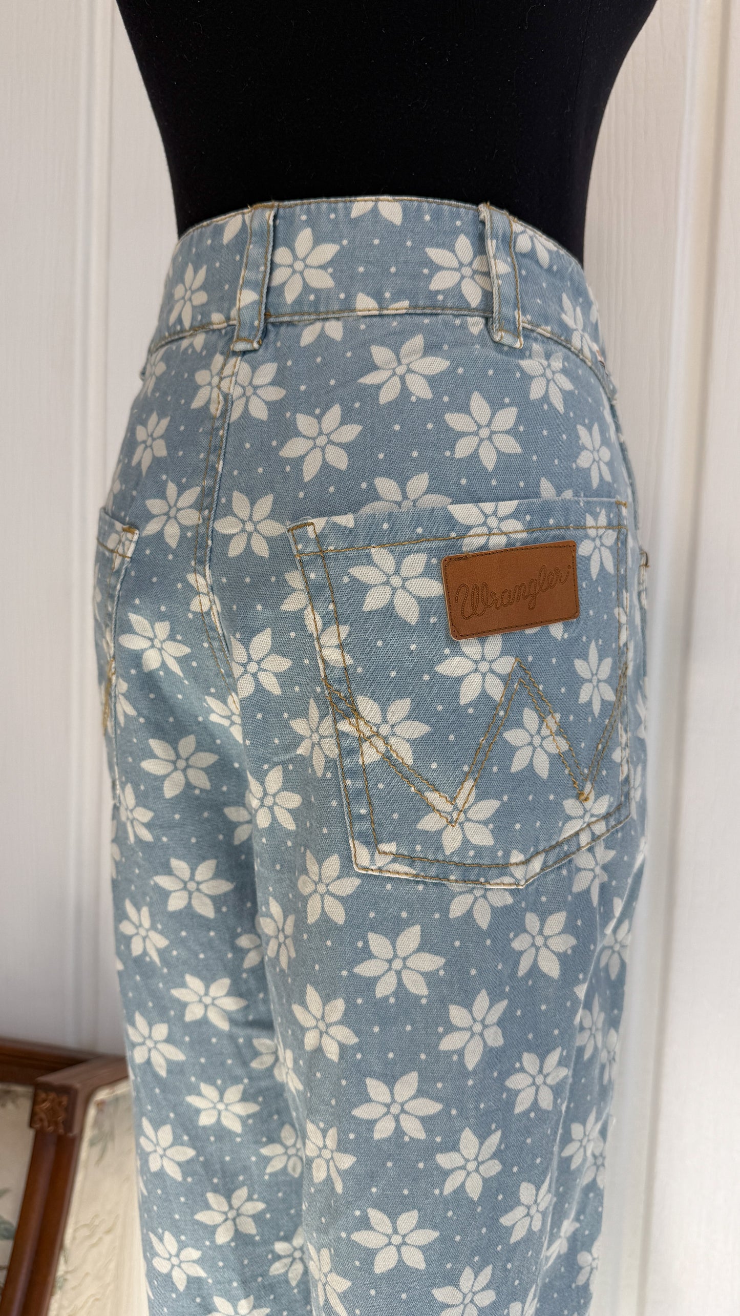 Pantalons évasés bleu fleuris Wrangler- medium