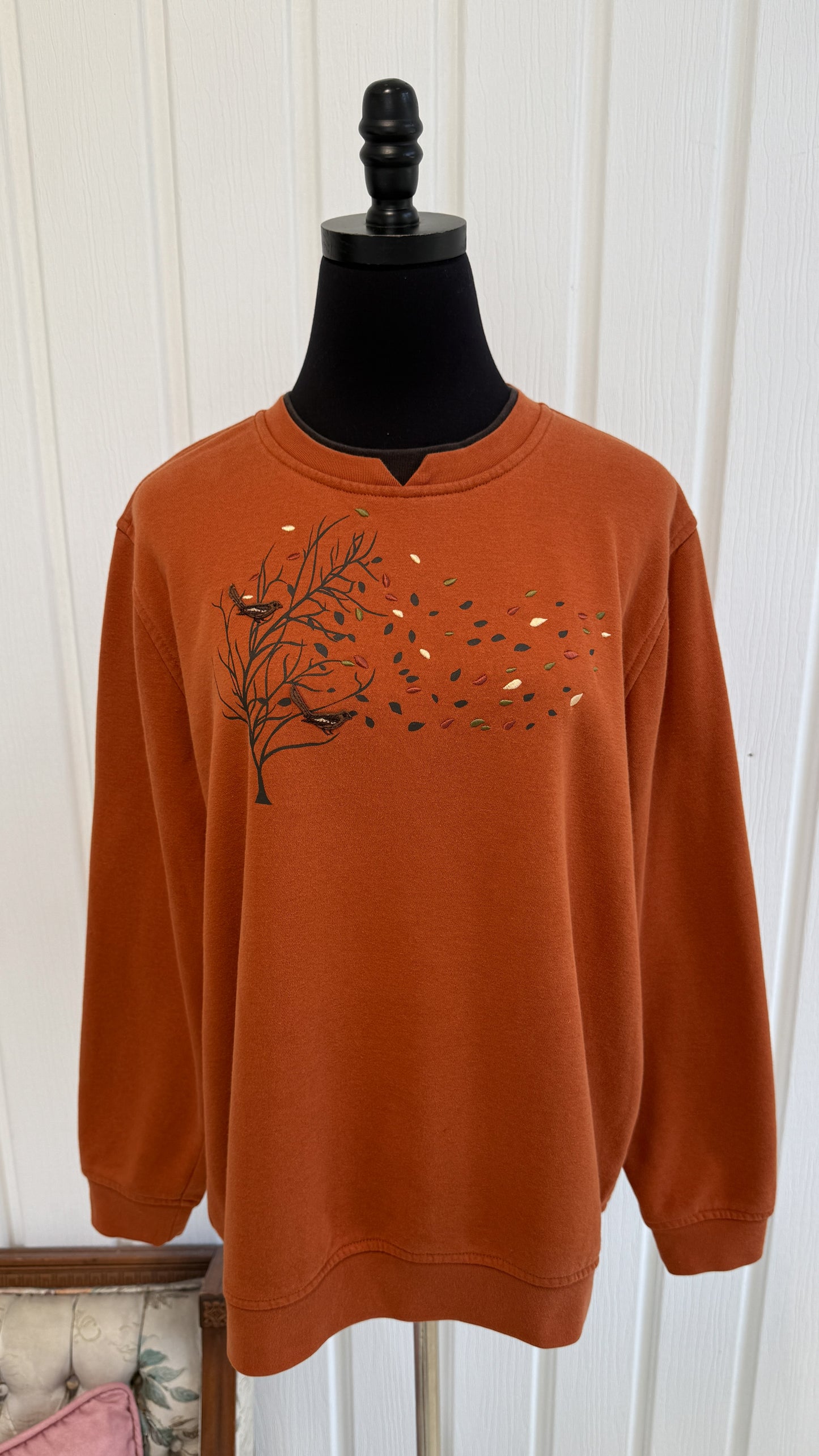 Chandail crewneck orange arbre et oiseaux- large