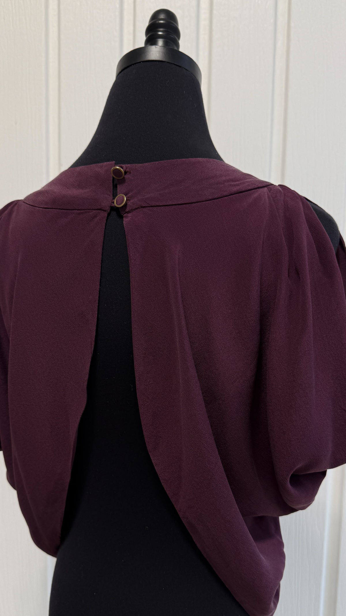 T-shirt en soie bourgogne dos ouvert- medium