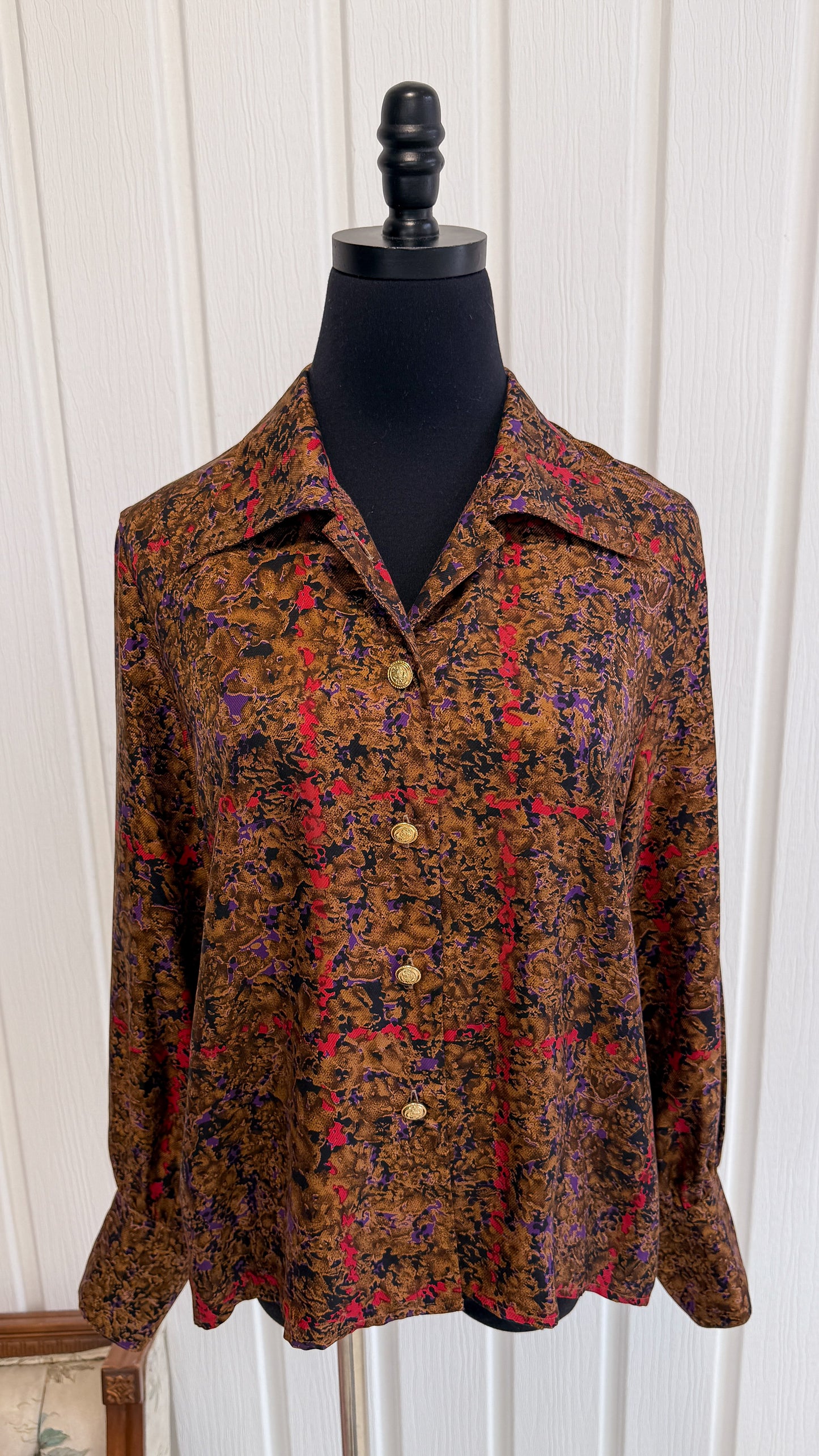 Brown blouse with red and mauve patterns - medium