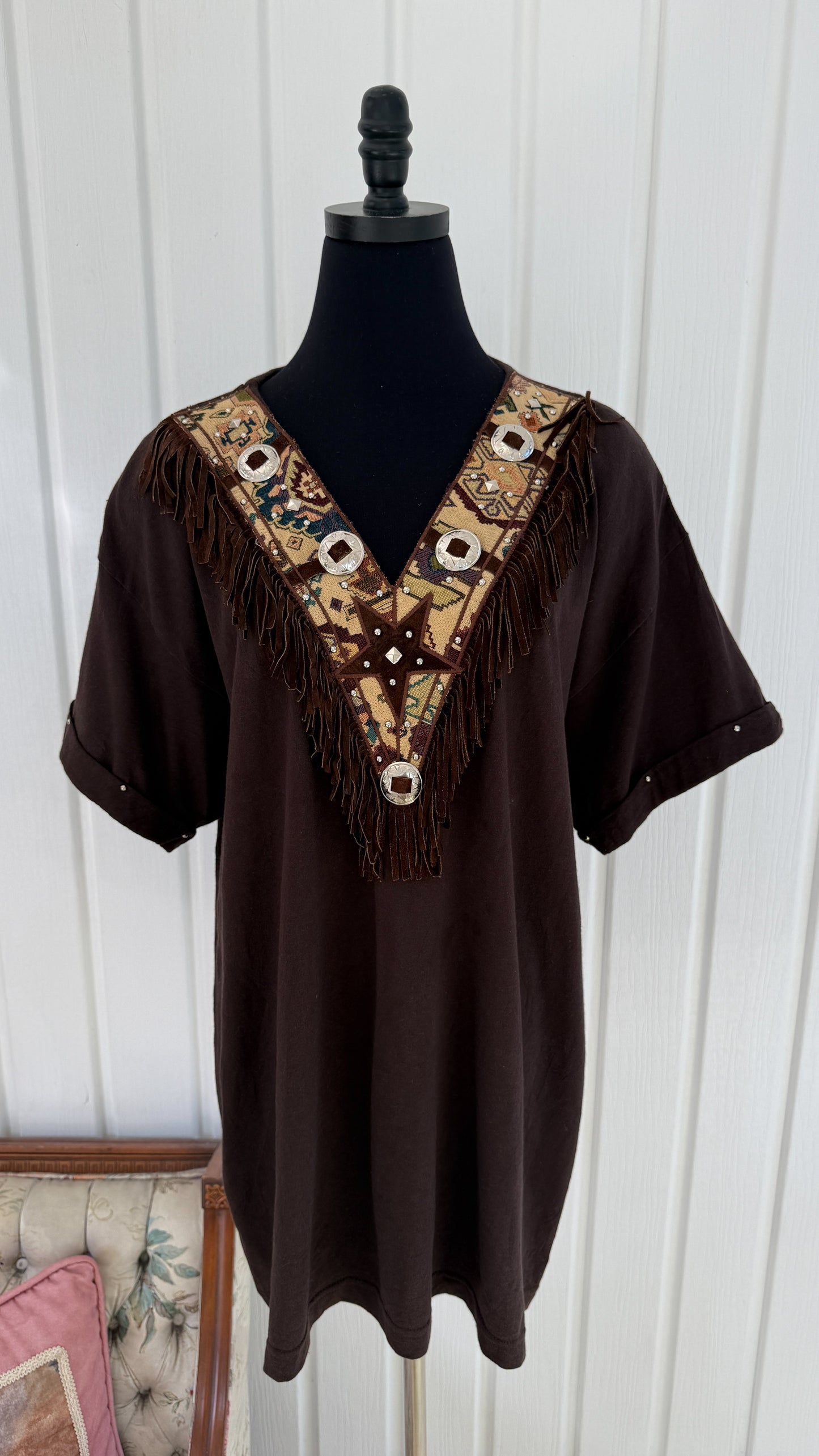 Robe/t-shirt brun à franges- medium
