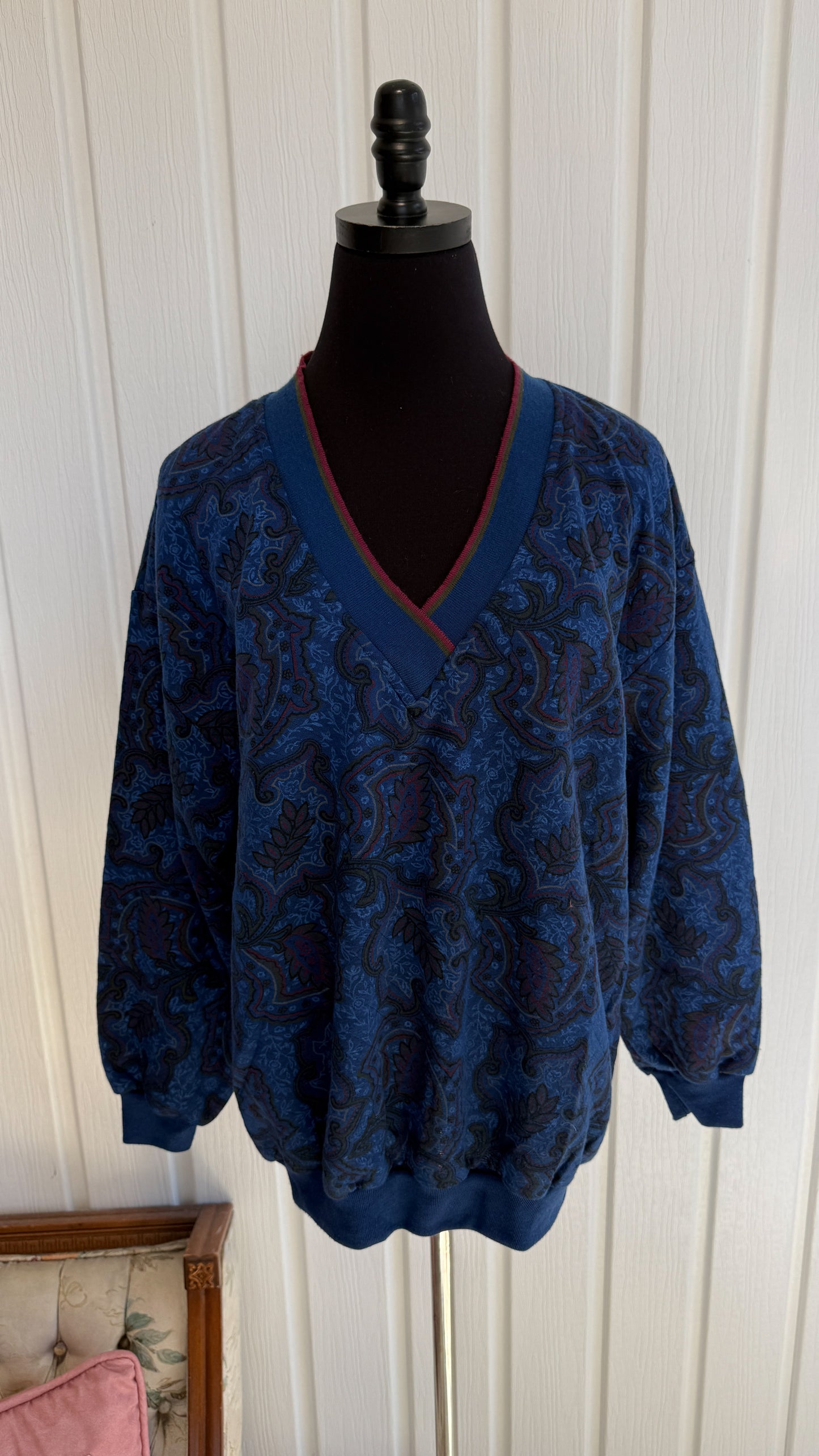 Chandail bleu à motifs- medium