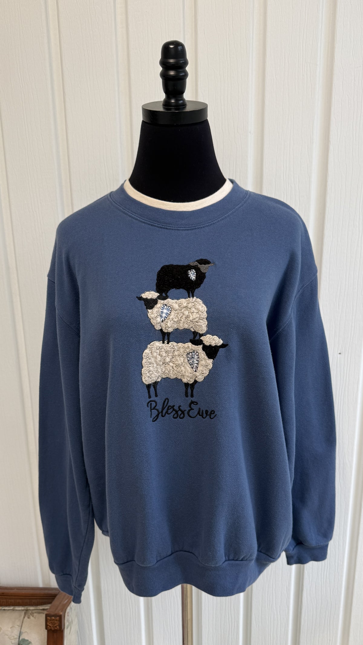 Chandail crewneck bleu moutons- large