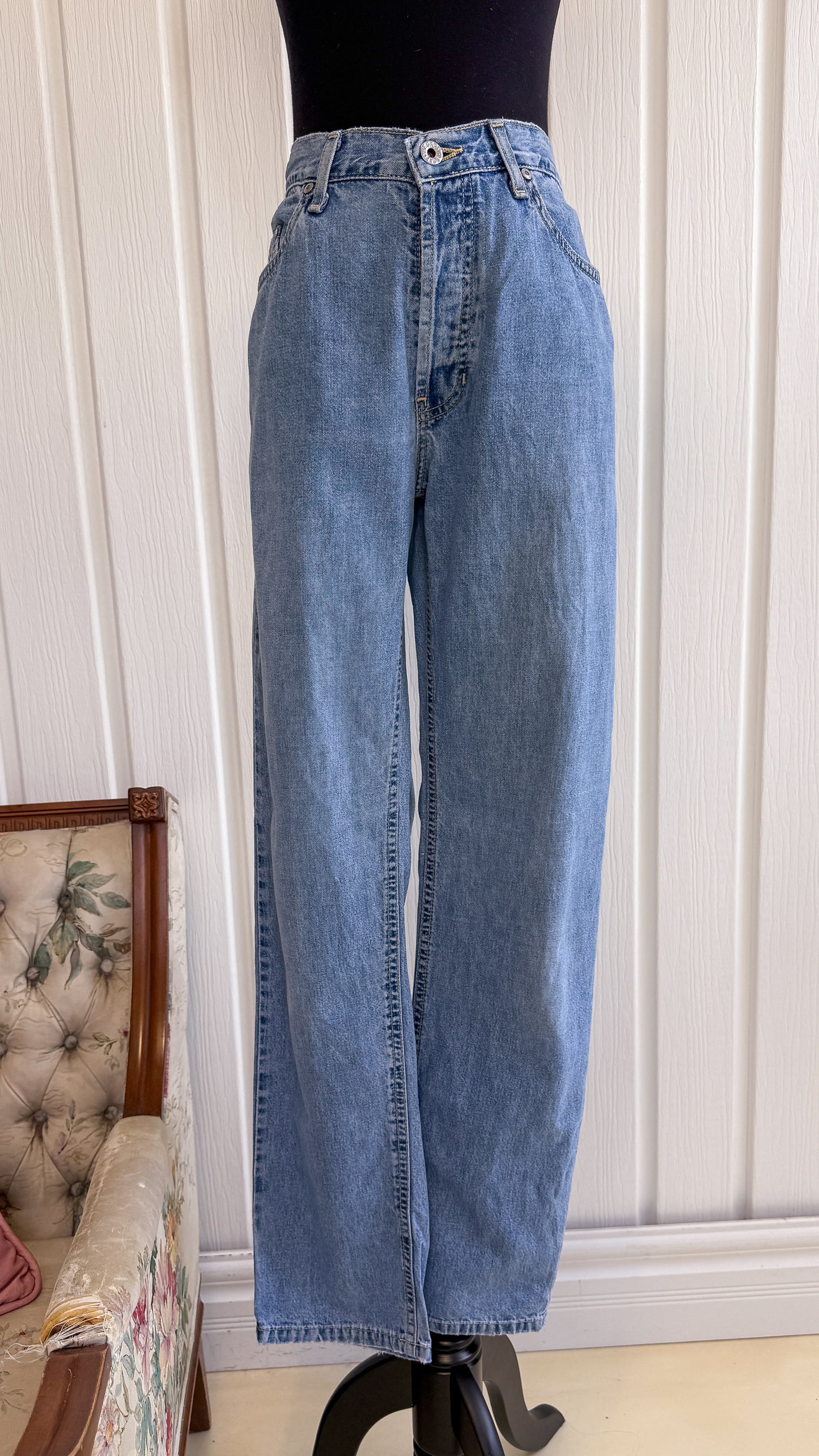 Gap low-rise jeans - medium