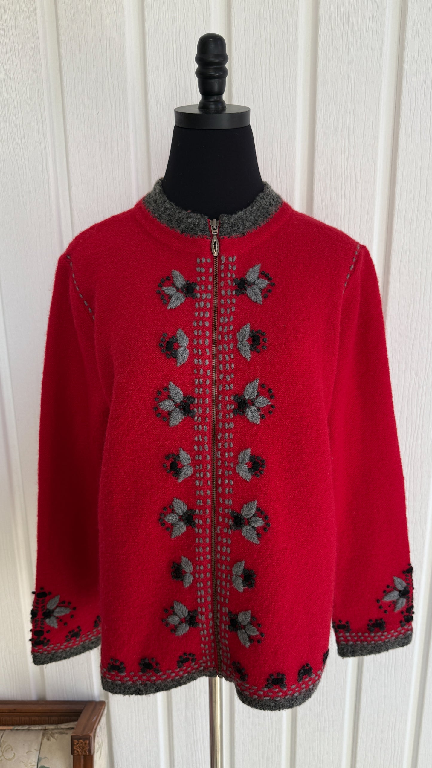Veste en laine rouge et grise - medium