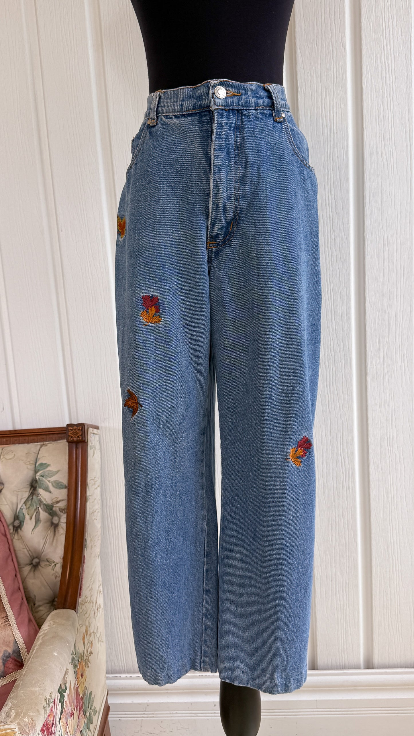 Jeans droit broderies de feuilles- large