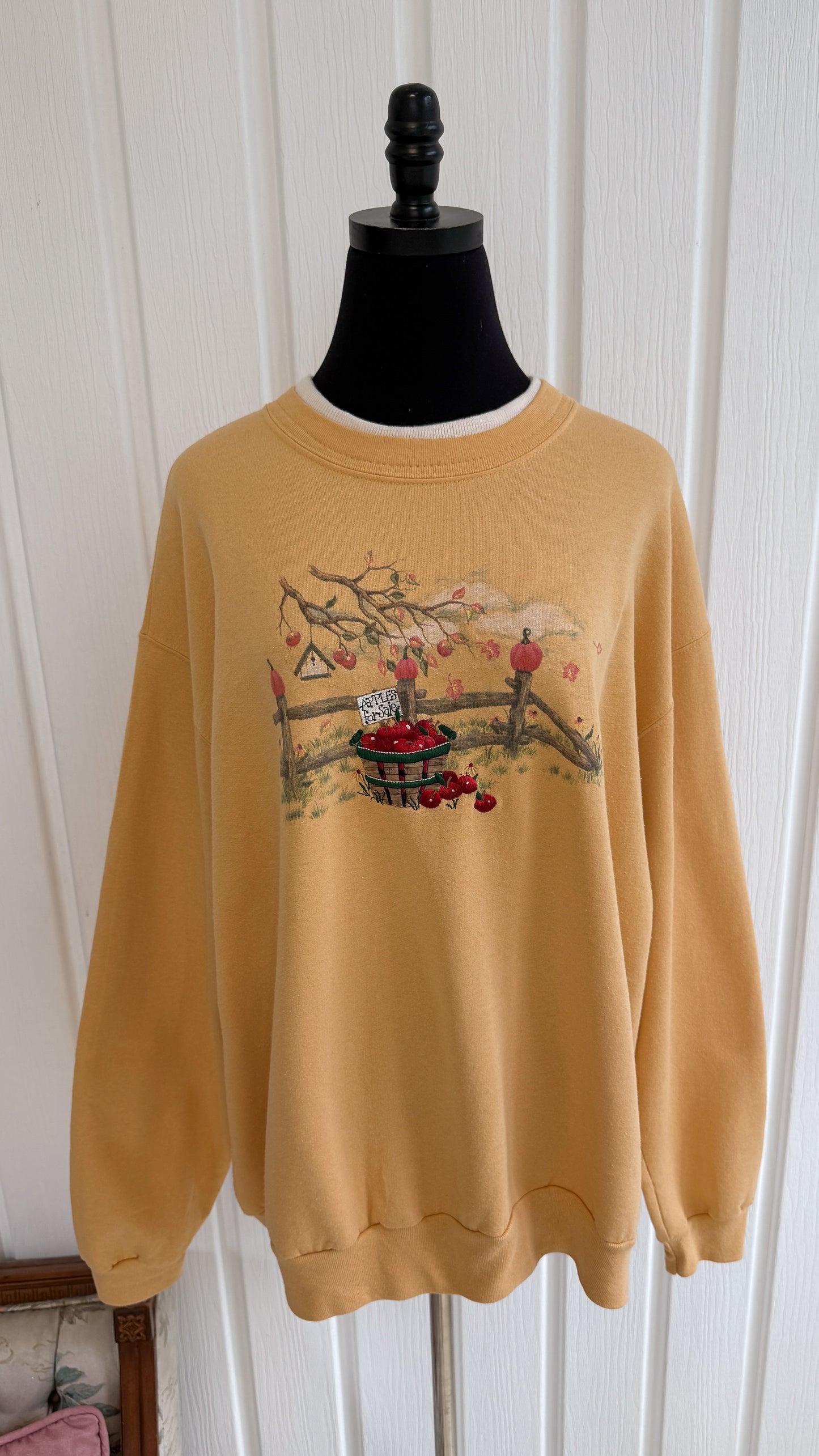 Chandail crewneck jaune pommes- x-large