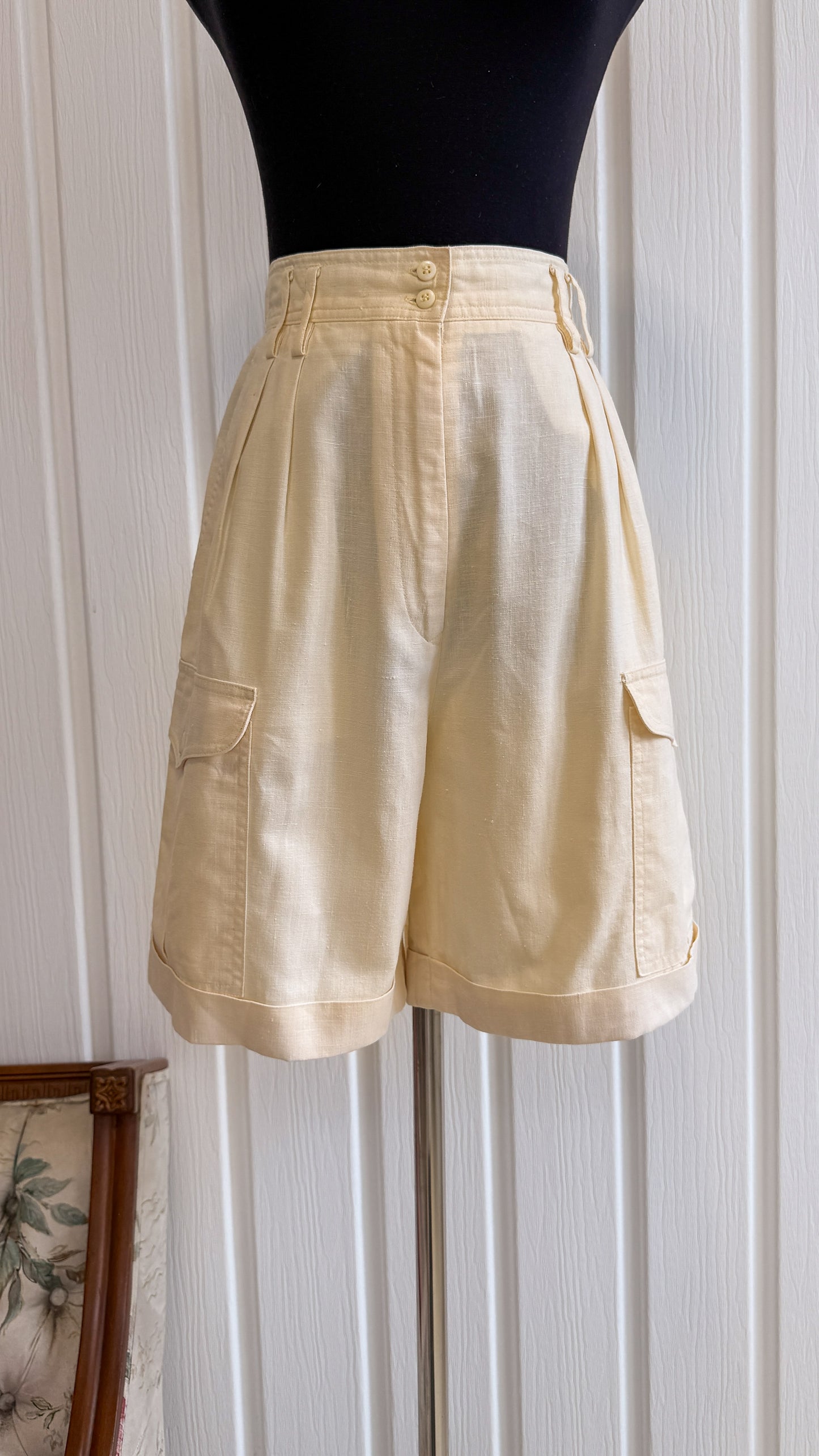 Bermuda pale yellow - medium