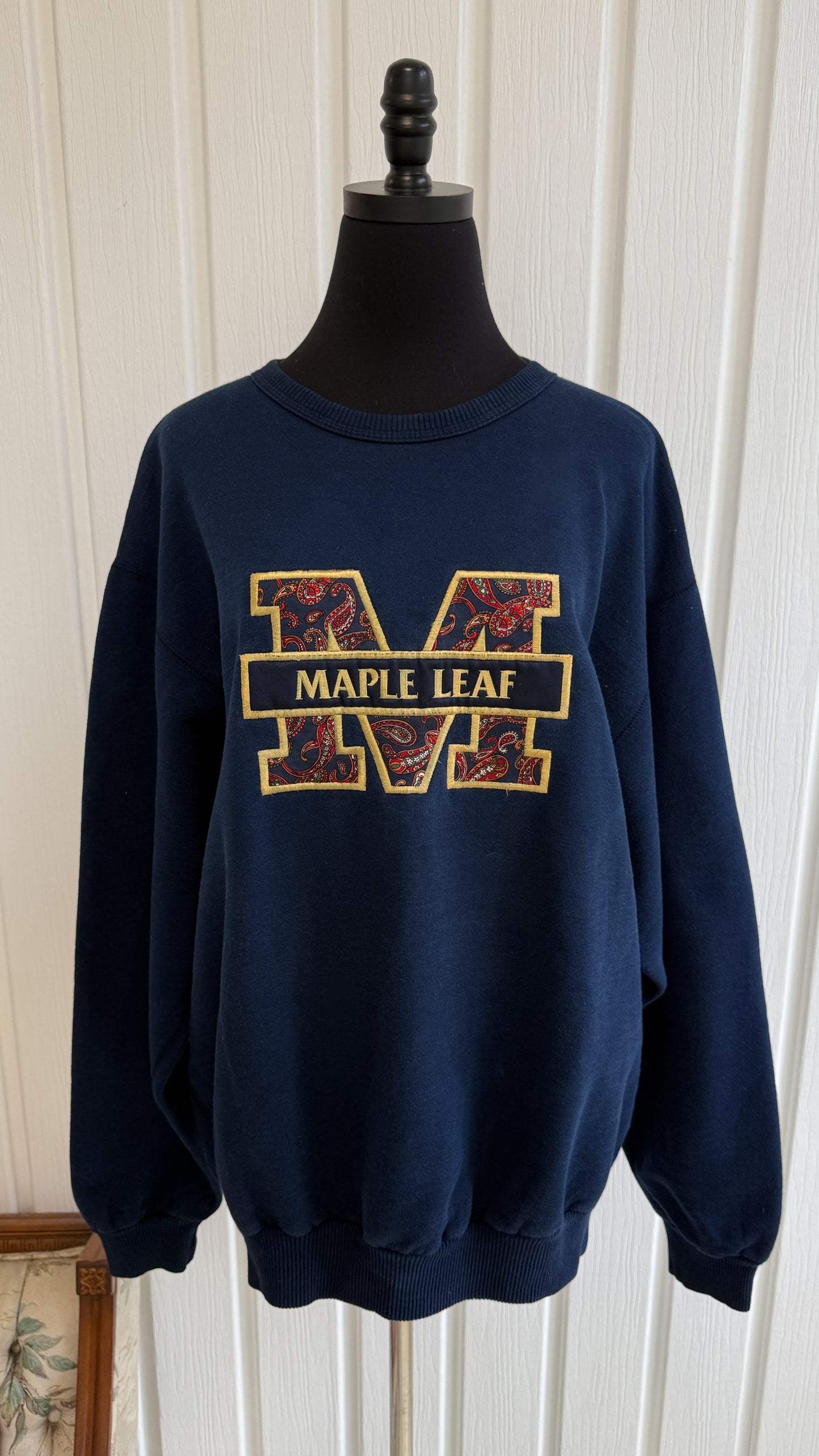 Chandail crewneck marine Maple Leaf- x-large