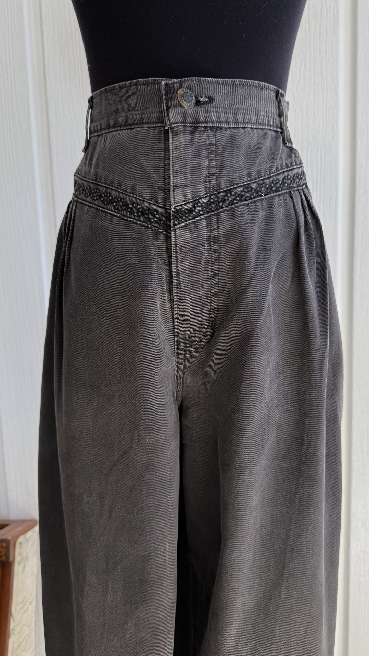 Jeans noir/gris à plis- large