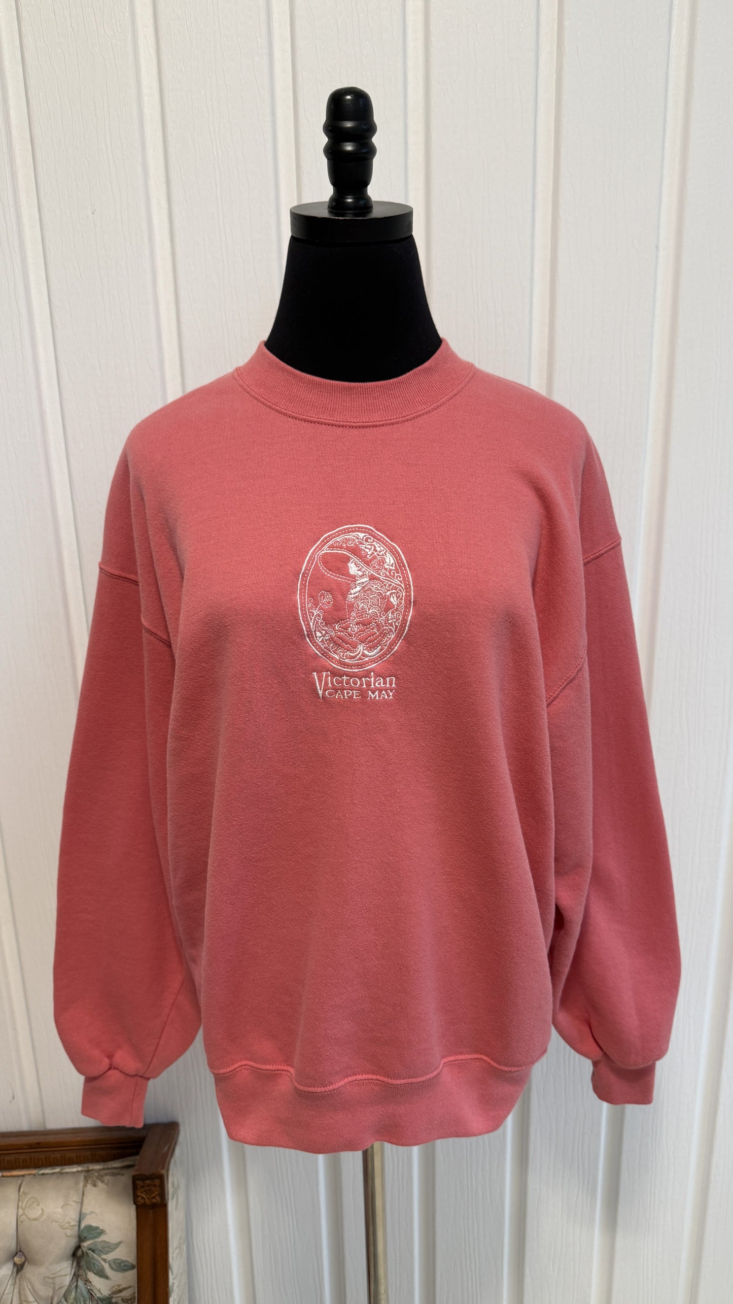Chandail crewneck rose Victorian Cape May- medium