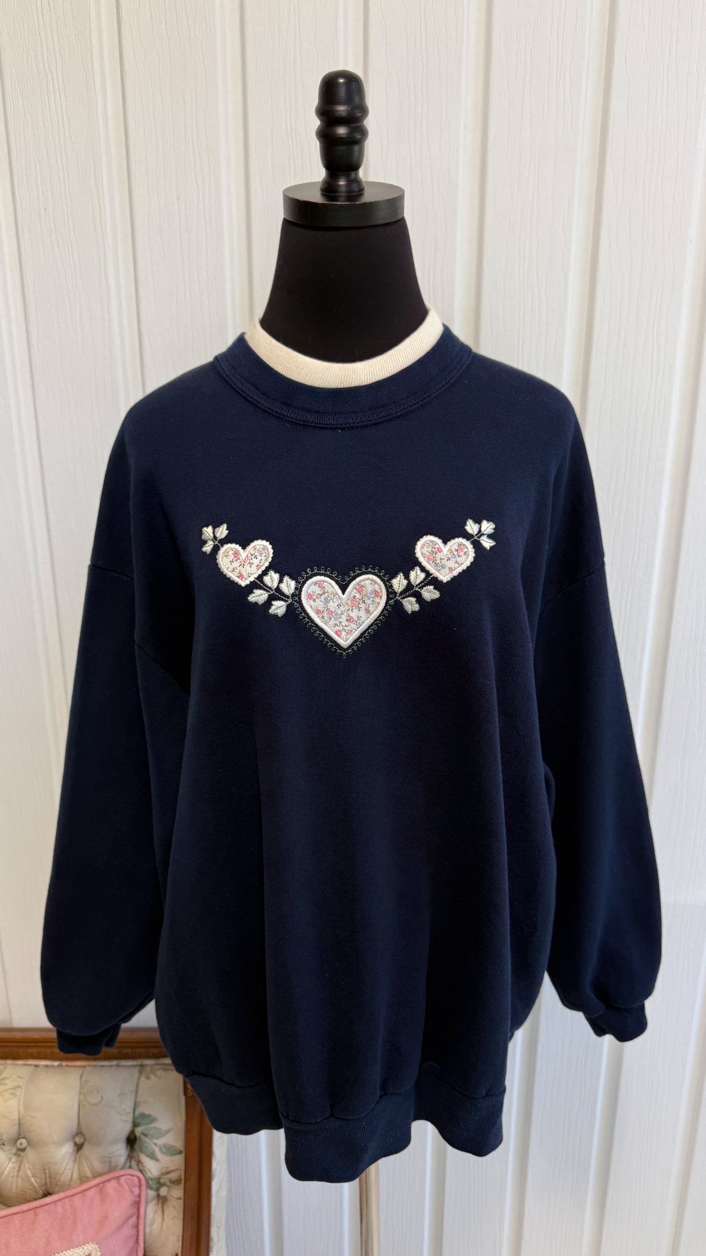 Chandail crewneck marine coeurs fleuris- x-large