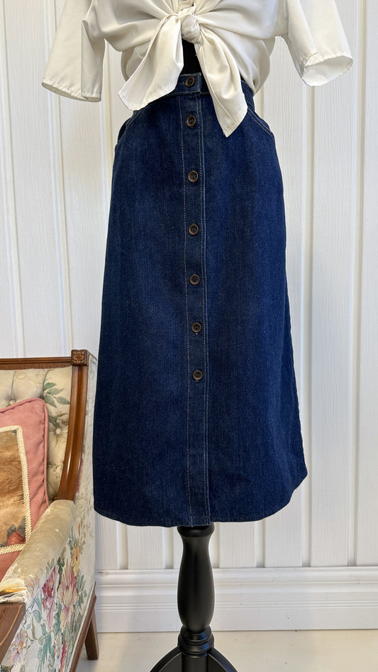 Dark button denim skirt - small