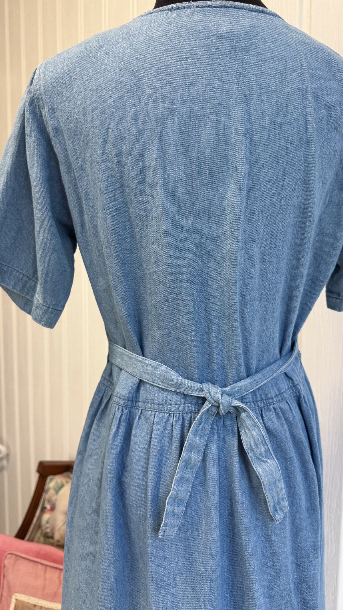 Robe en denim brodée- medium