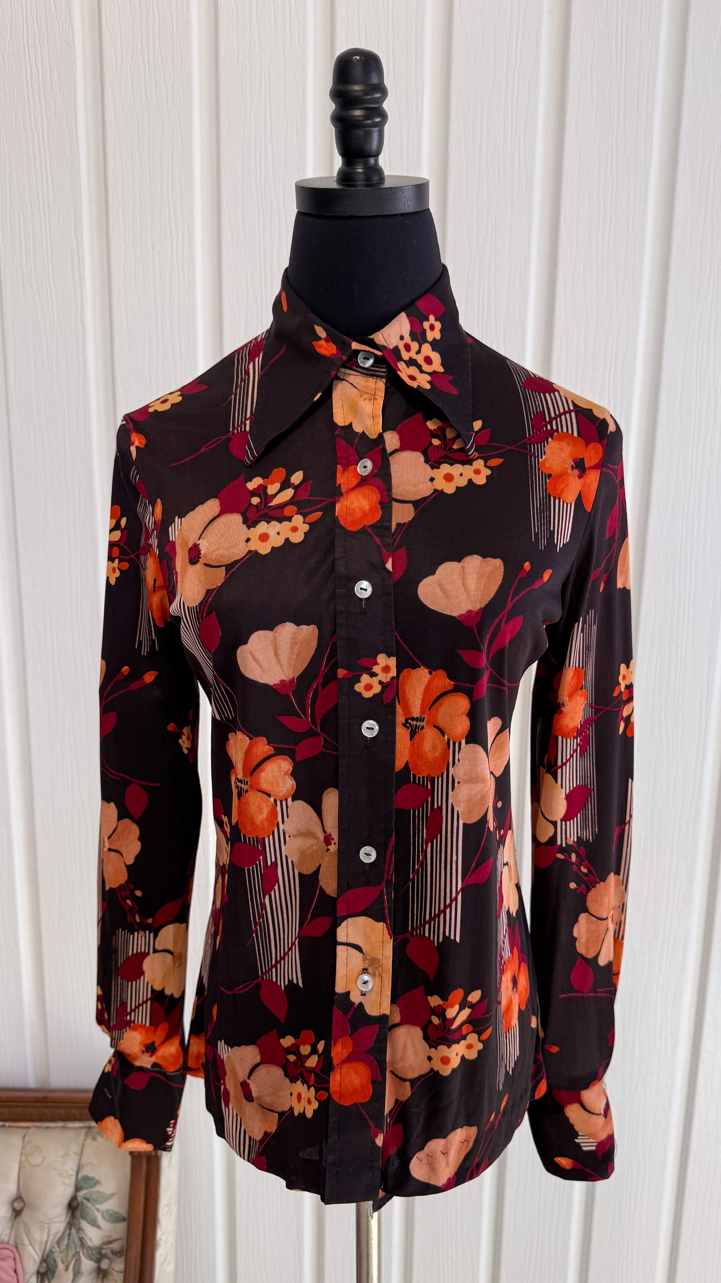 Chemisier noir fleurie 70s- small