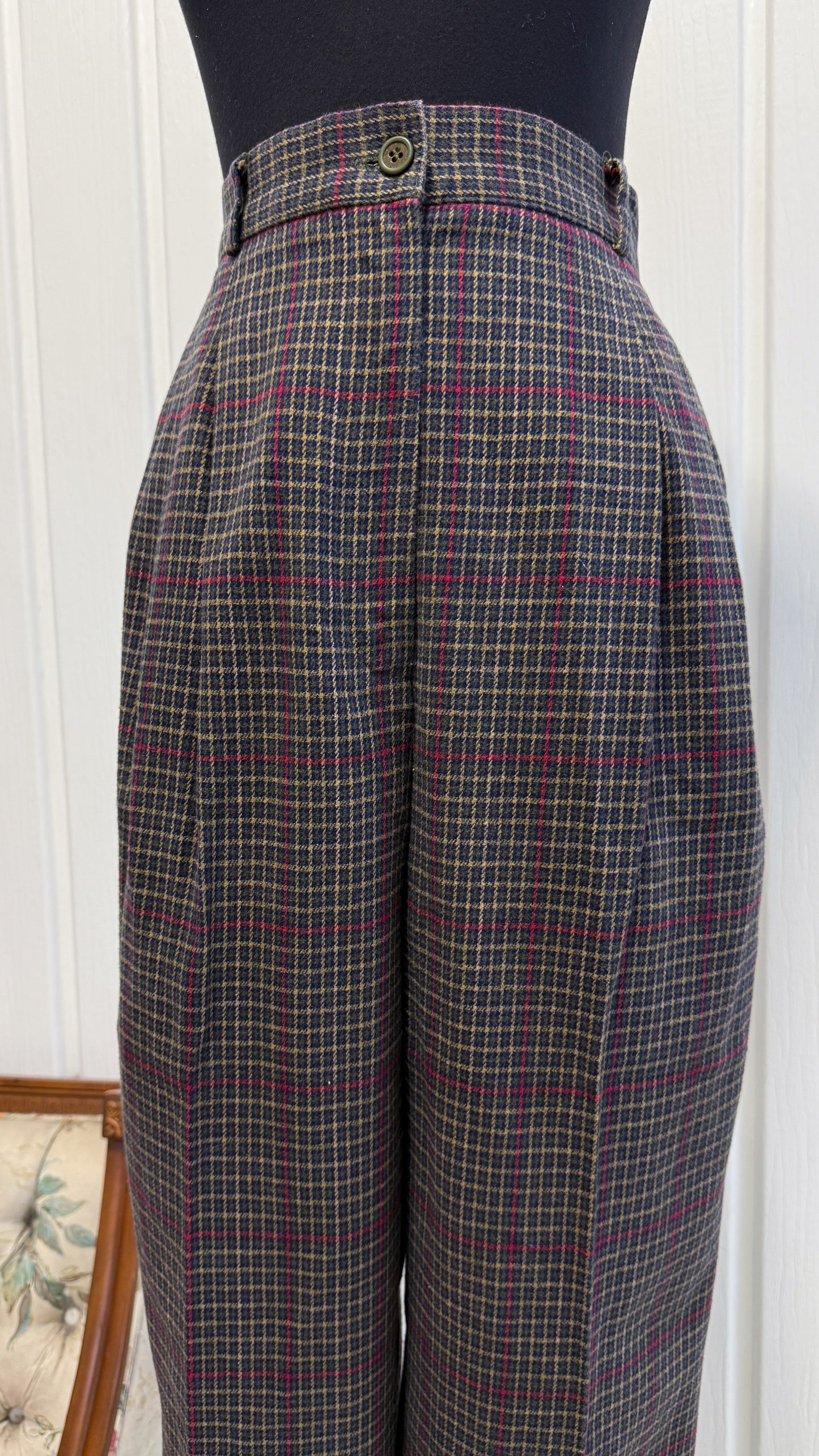 Grey and red checkered trousers/trousers - medium