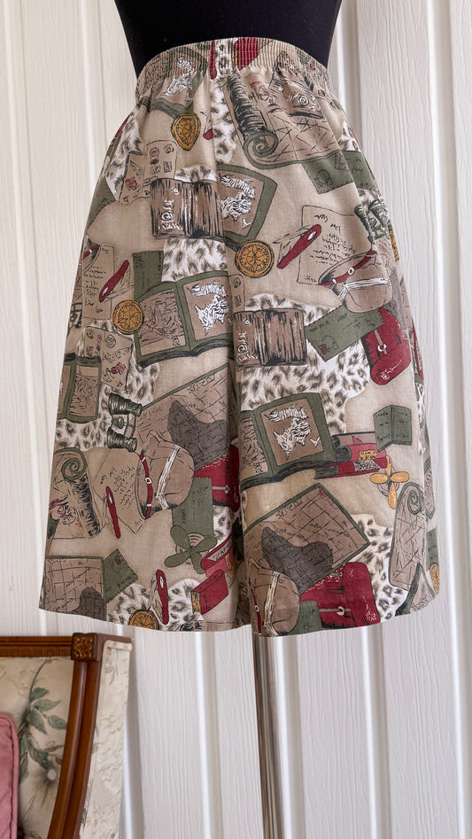 Beige Bermuda shorts with Safari patterns - medium