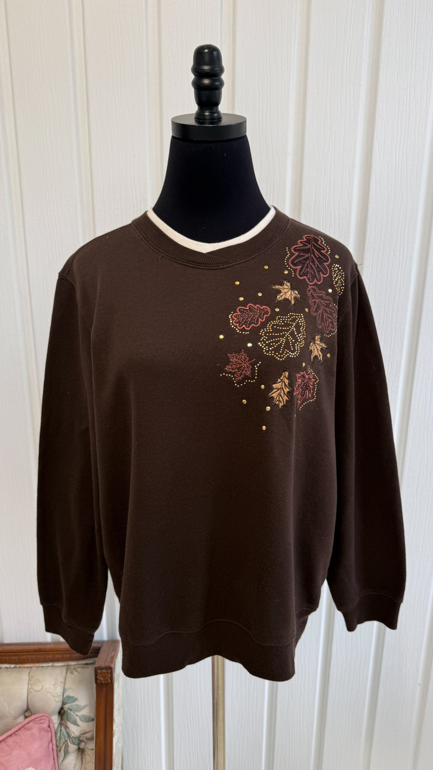 Chandail crewneck brun feuilles- small