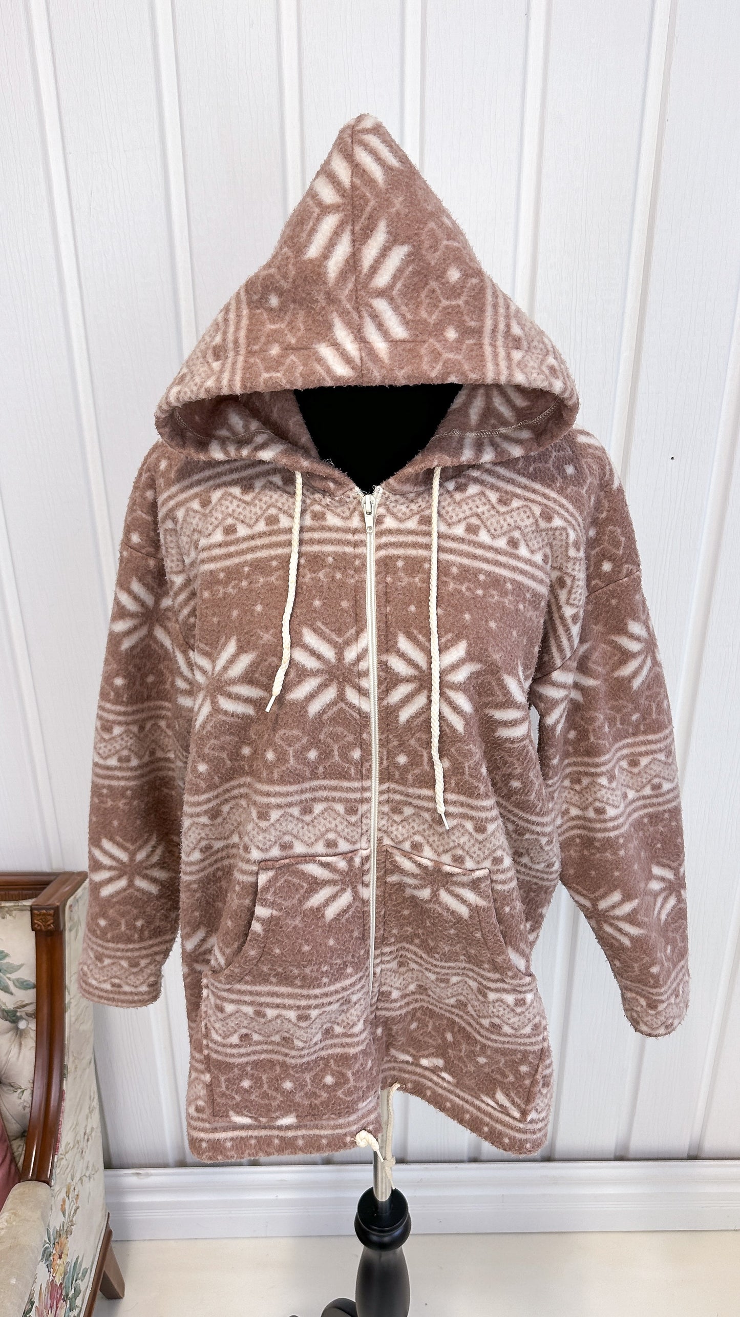Beige patterned fleece jacket - medium