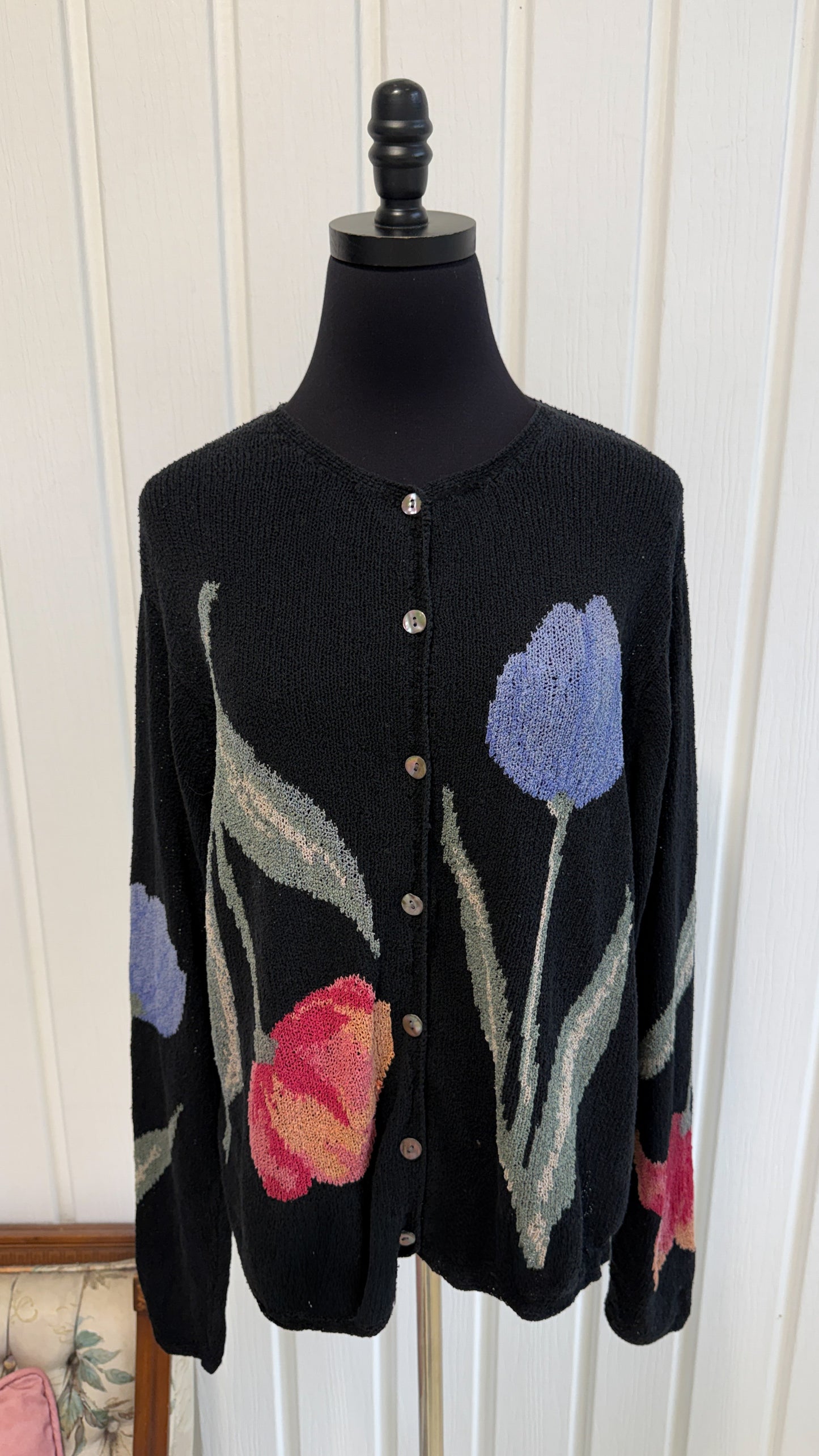 Cardigan en tricot de soie noir fleuris- large
