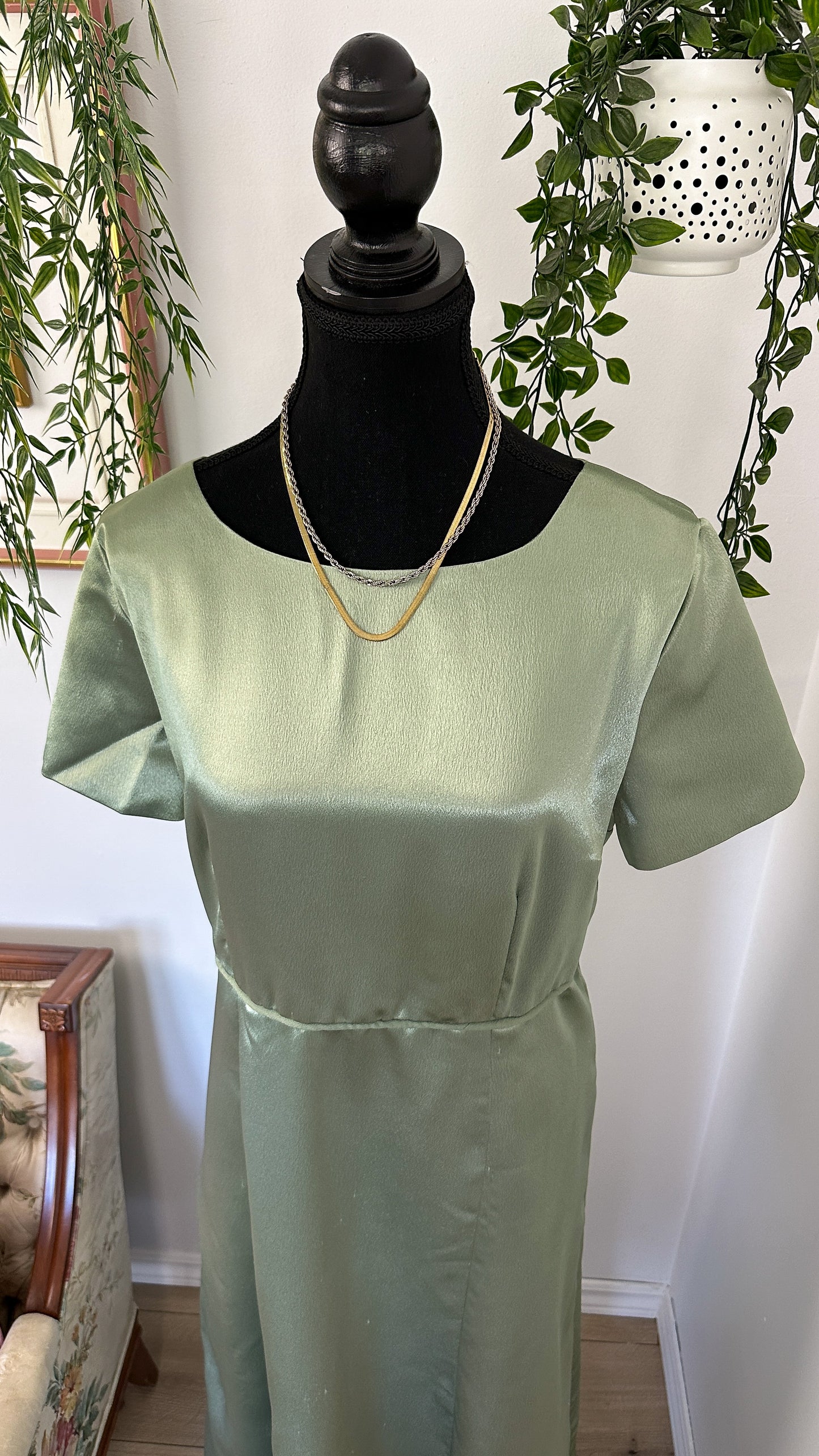 Robe en satin vert menthe - x-large