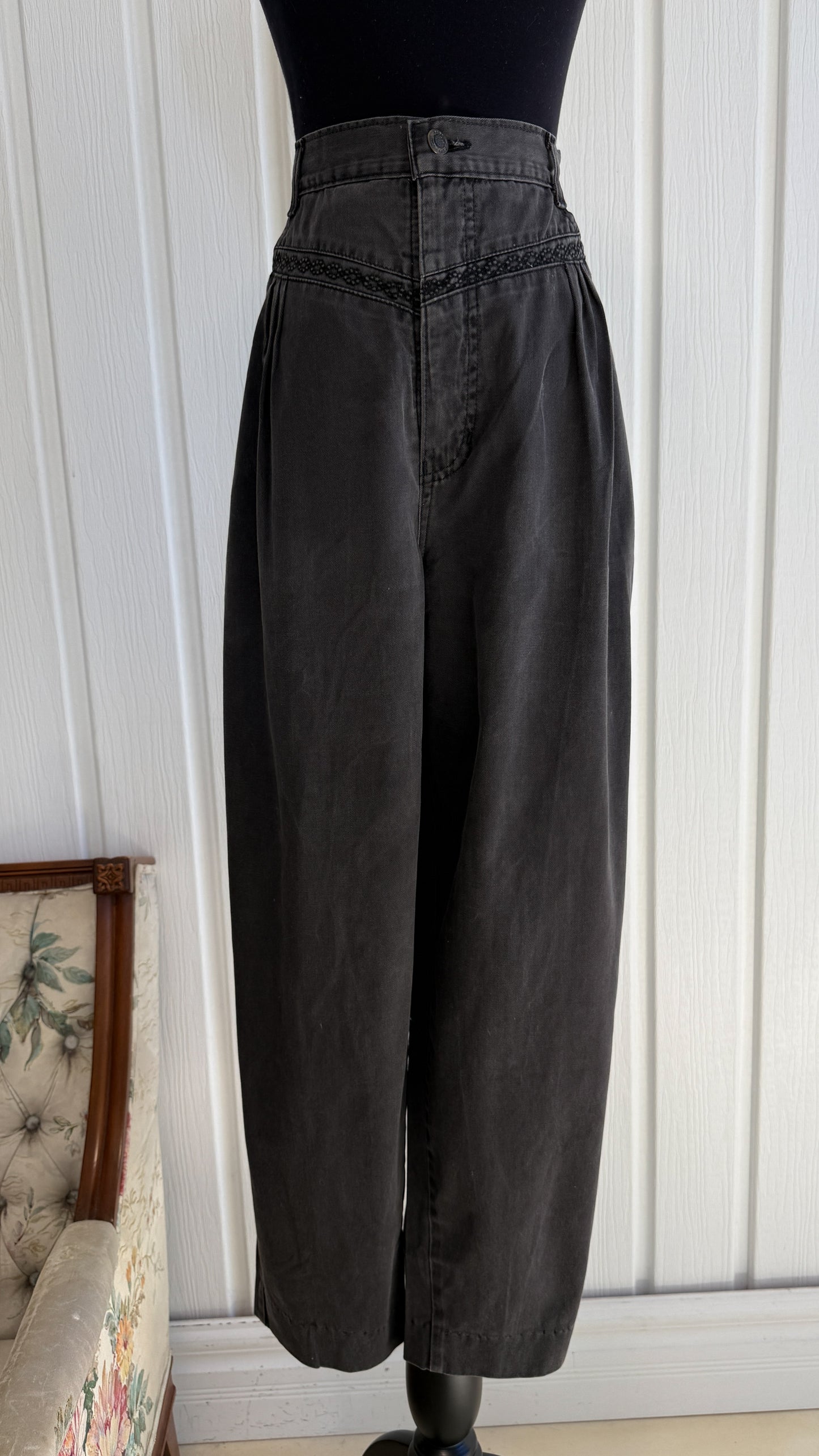 Jeans noir/gris à plis- large