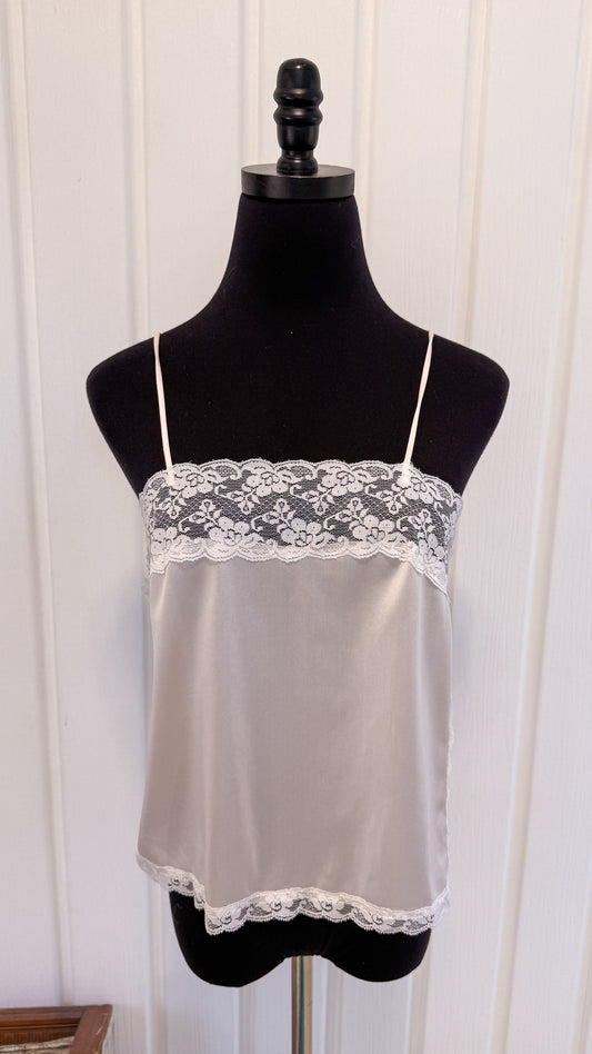Haut en satin et dentelles blanc- small