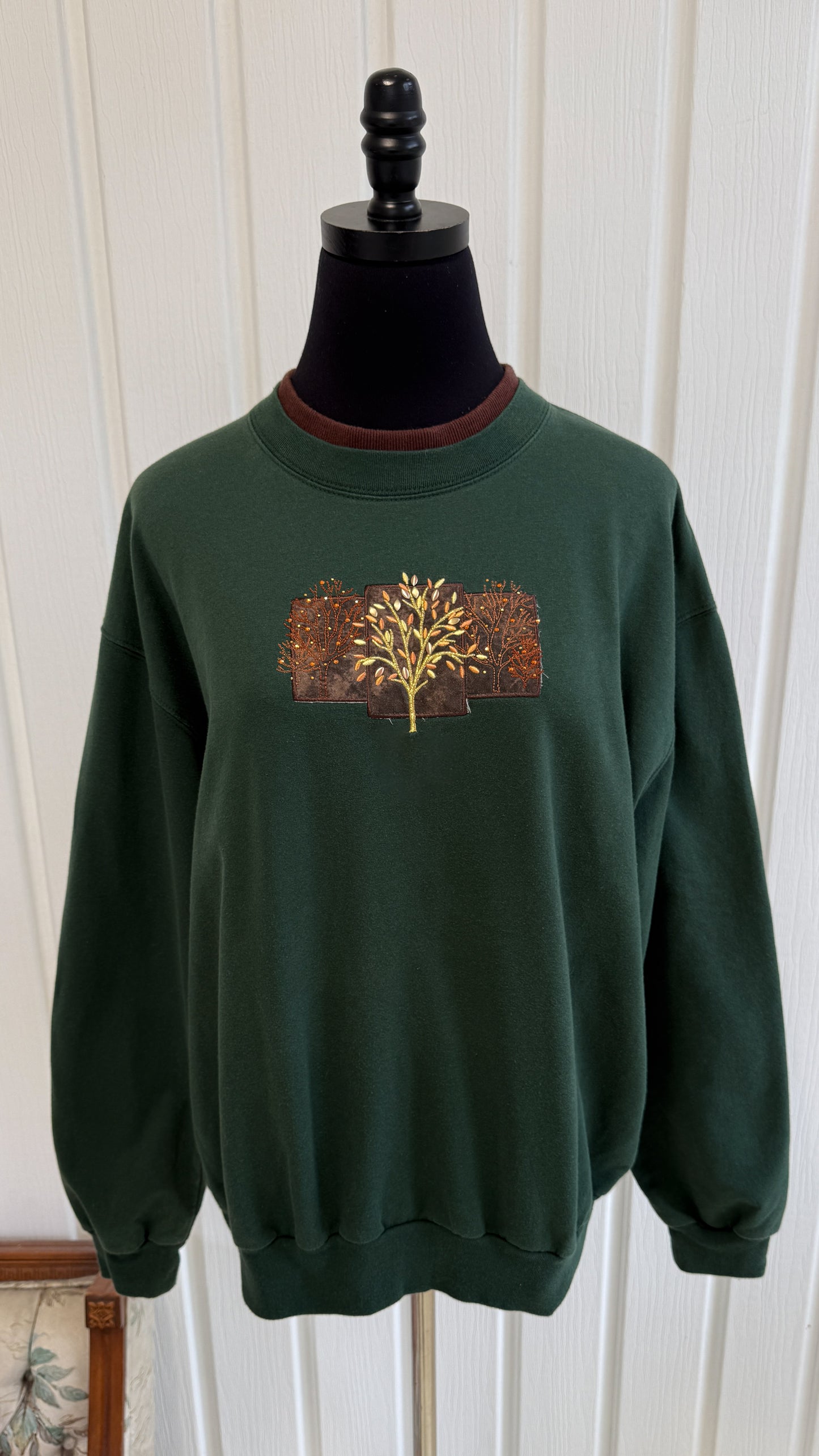 Chandail crewneck vert et brun arbres- x-large
