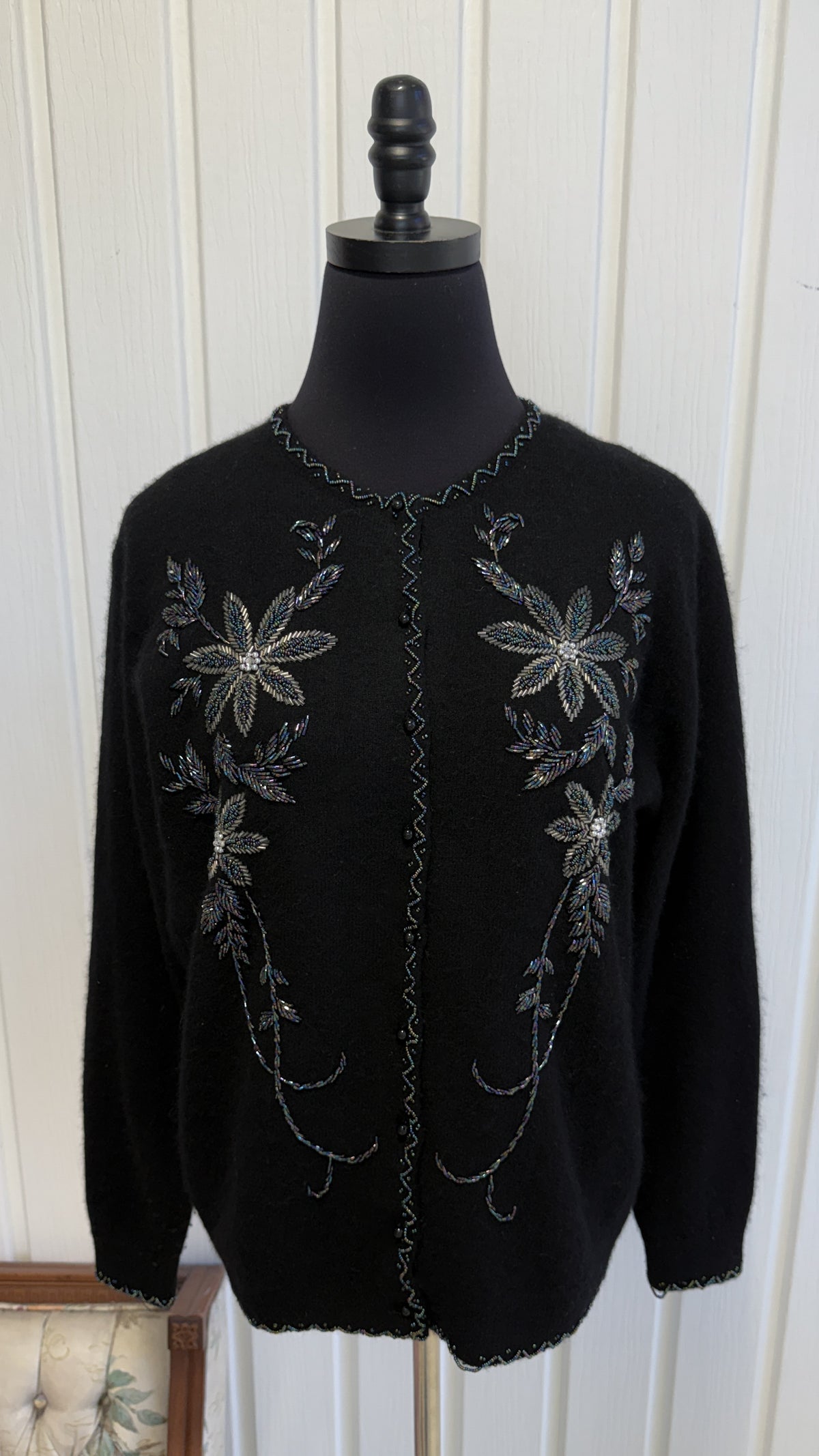 Cardigan tricot noir broderies en paillettes- medium