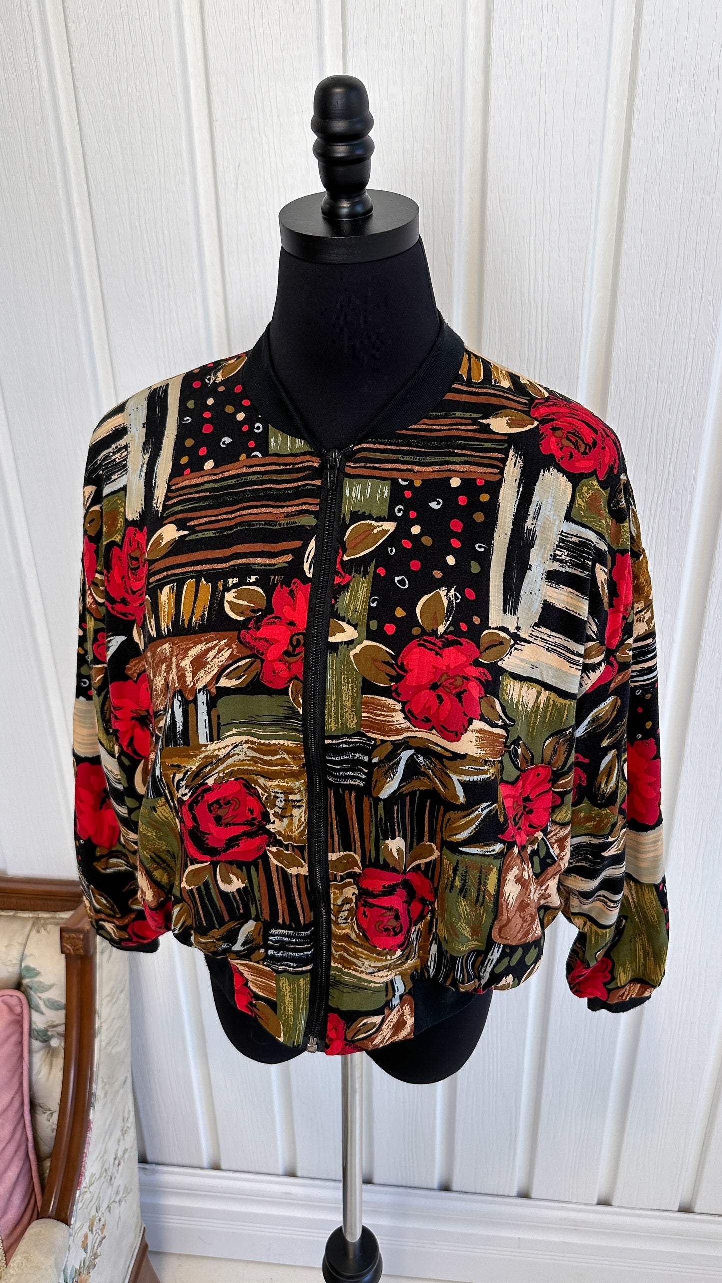 Veste noire fleurie rouge- medium