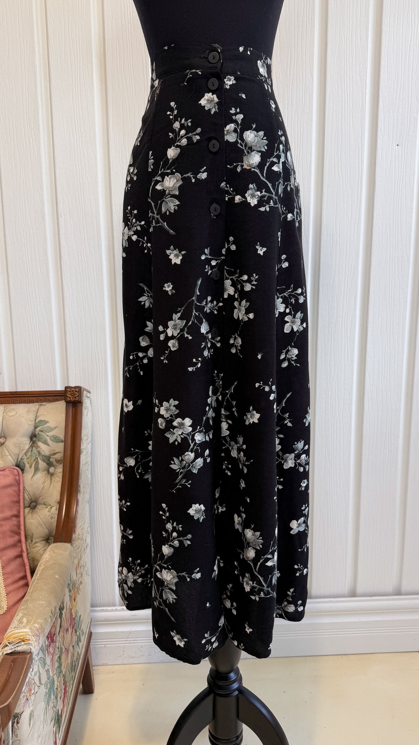 Jupe noire fleuris blanche- medium