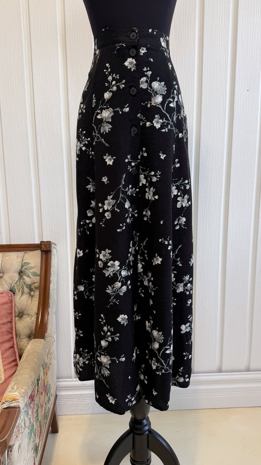 Jupe noire fleuris blanche- medium