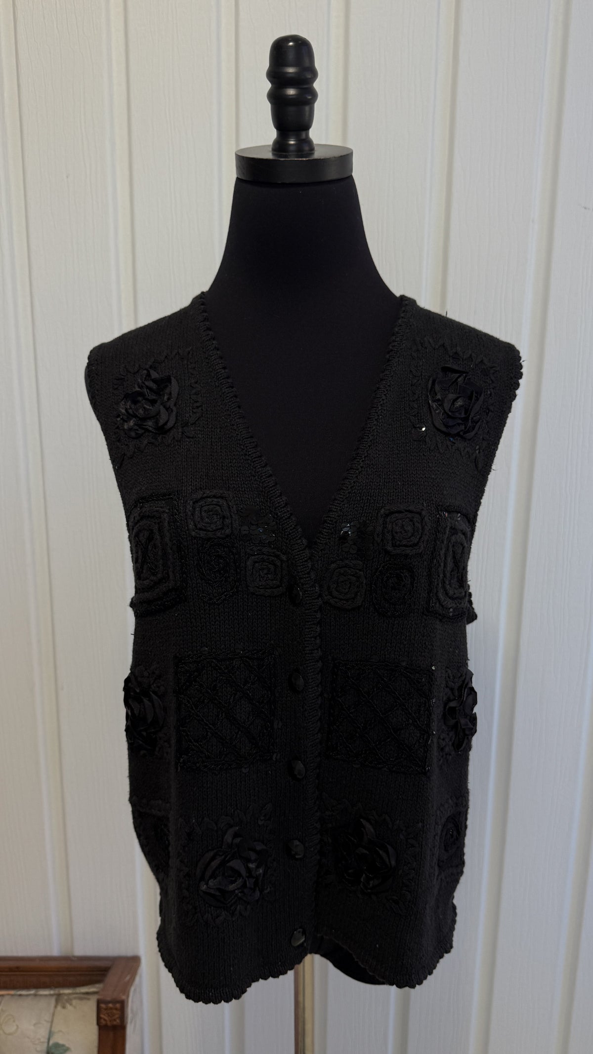 Veste en tricot noir brodée - medium