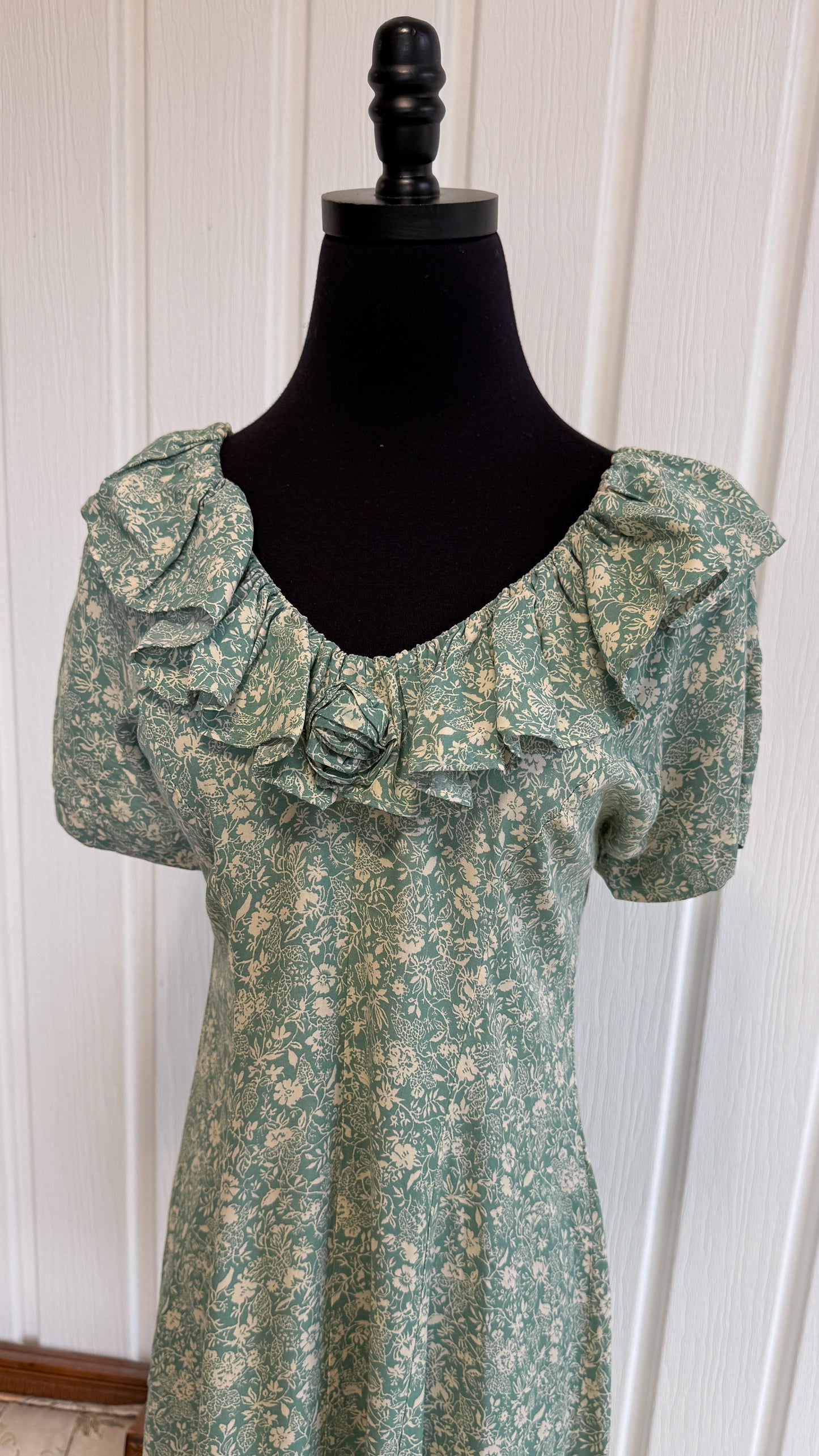 Robe verte memthe fleurie- small