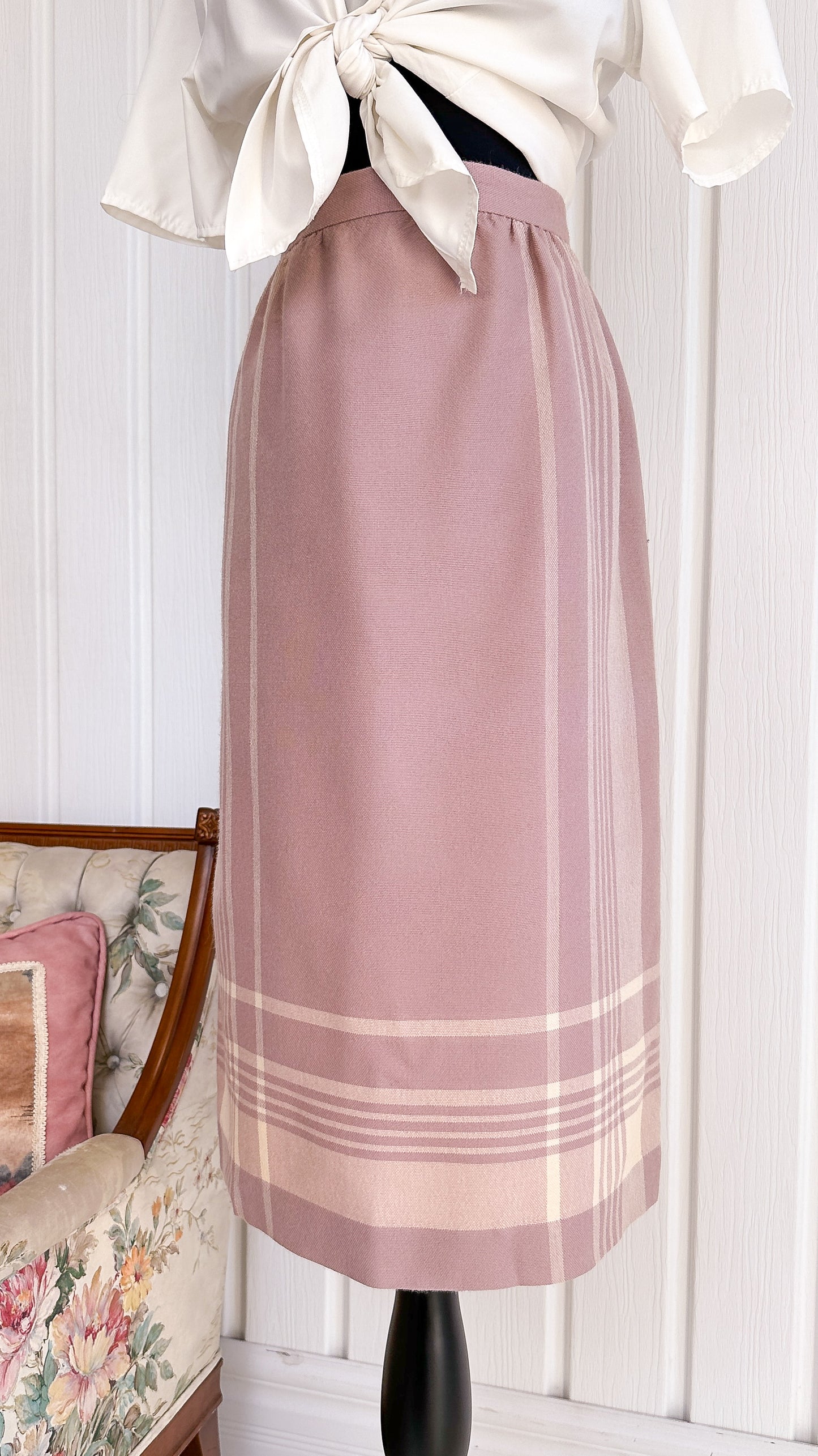 Pink wool skirt - small