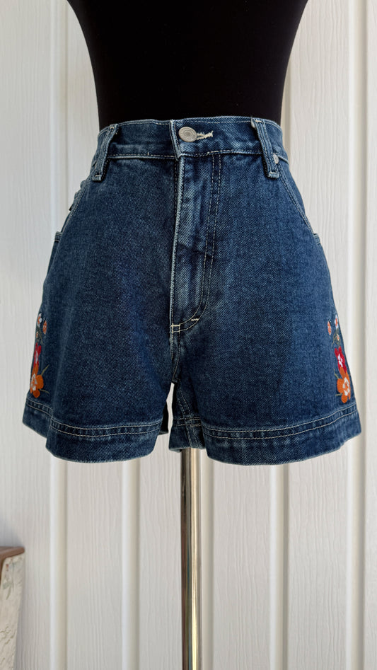 Short en jeans brodée fleuris- medium
