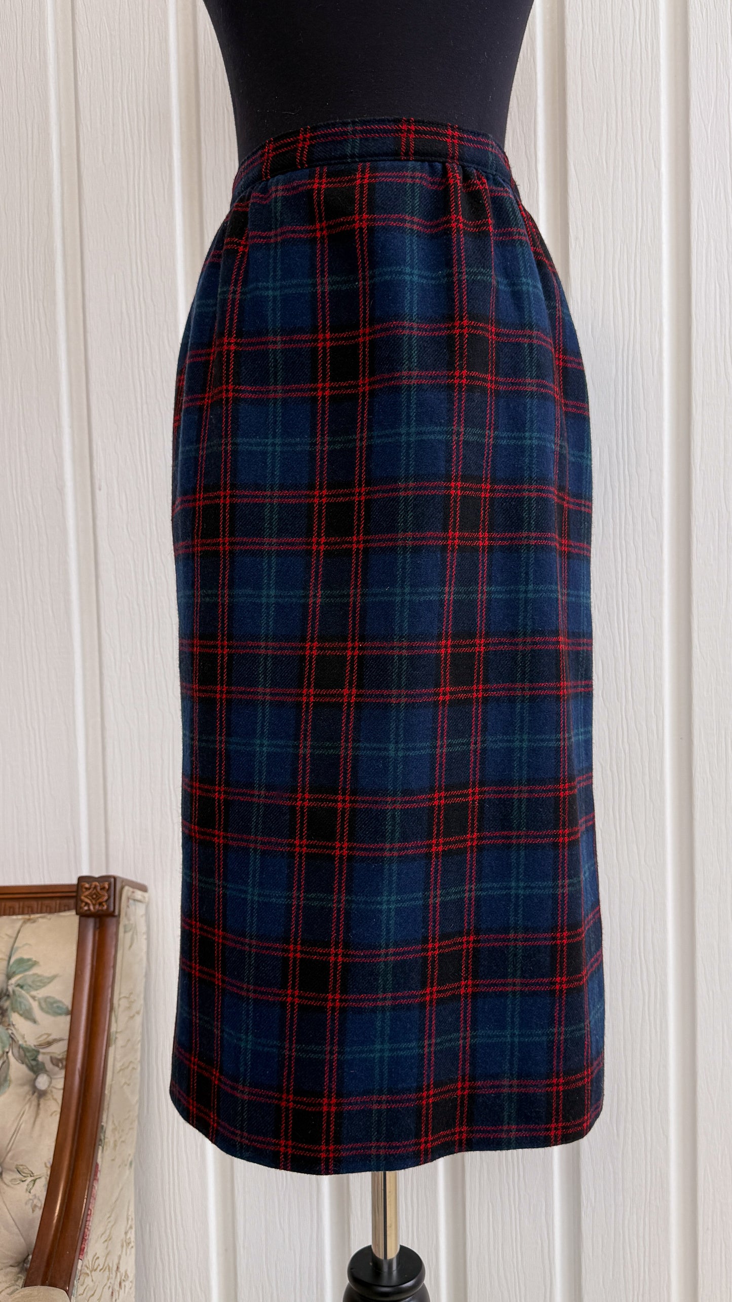 Blue checkered wool skirt - medium
