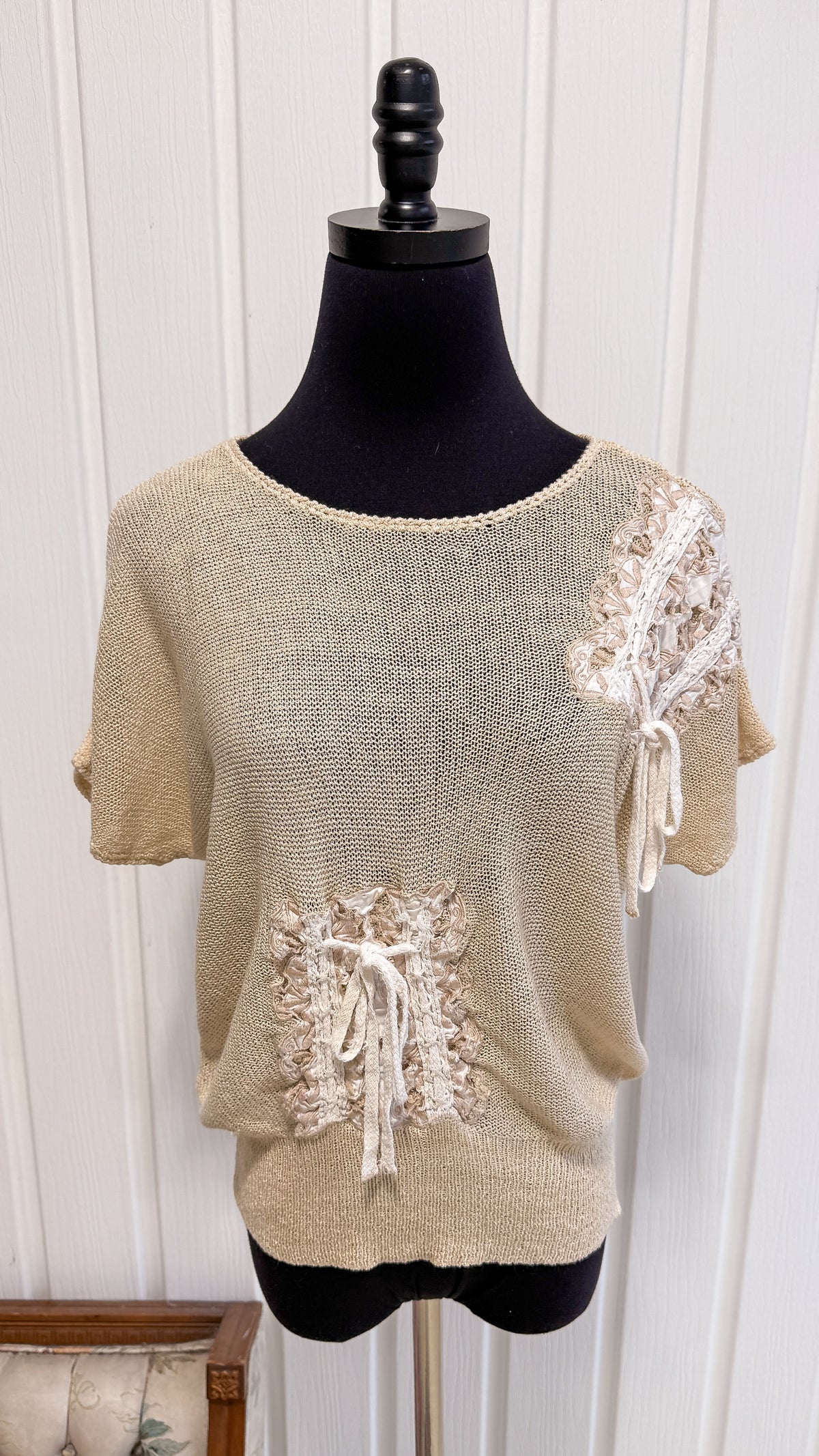 T-shirt en tricot beige brodé- medium