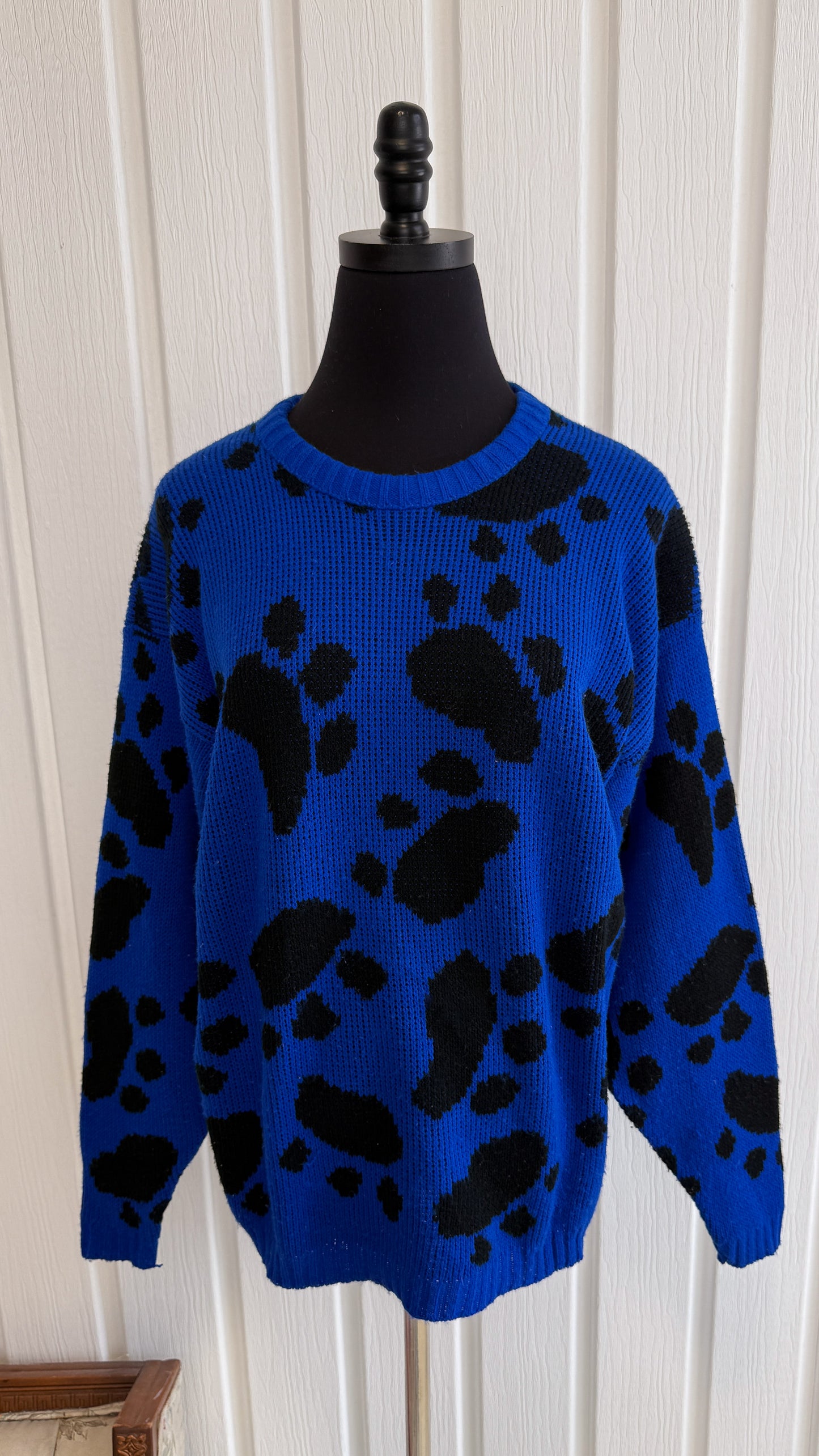 Chandail en tricot bleu pattes de chiens- large