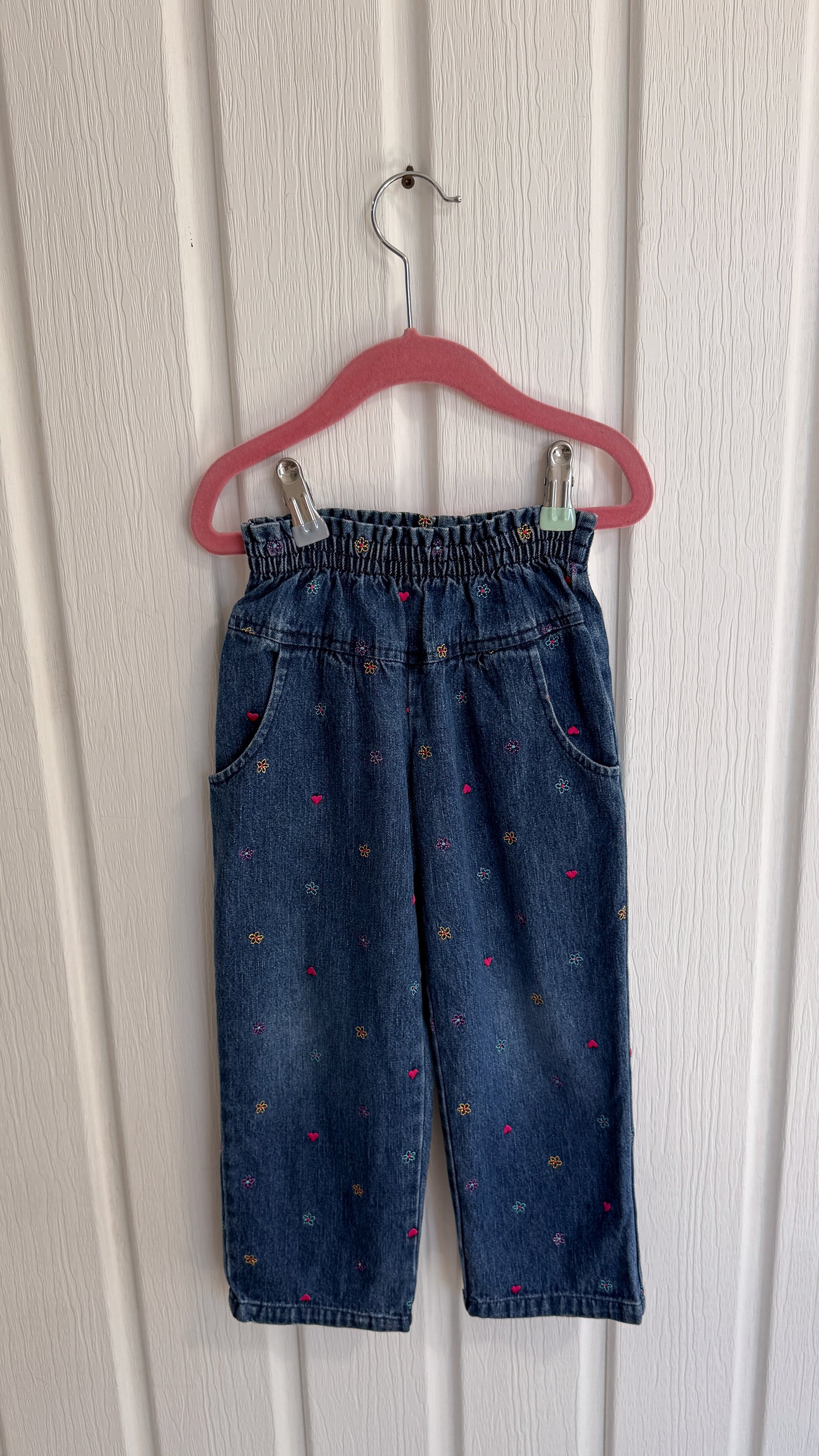 Enfants- jeans fleurs et coeurs- 4