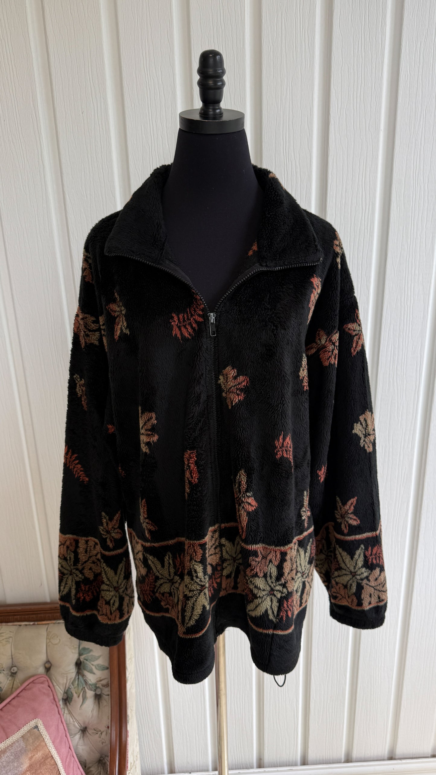 Veste en polar noir feuilles- x-large