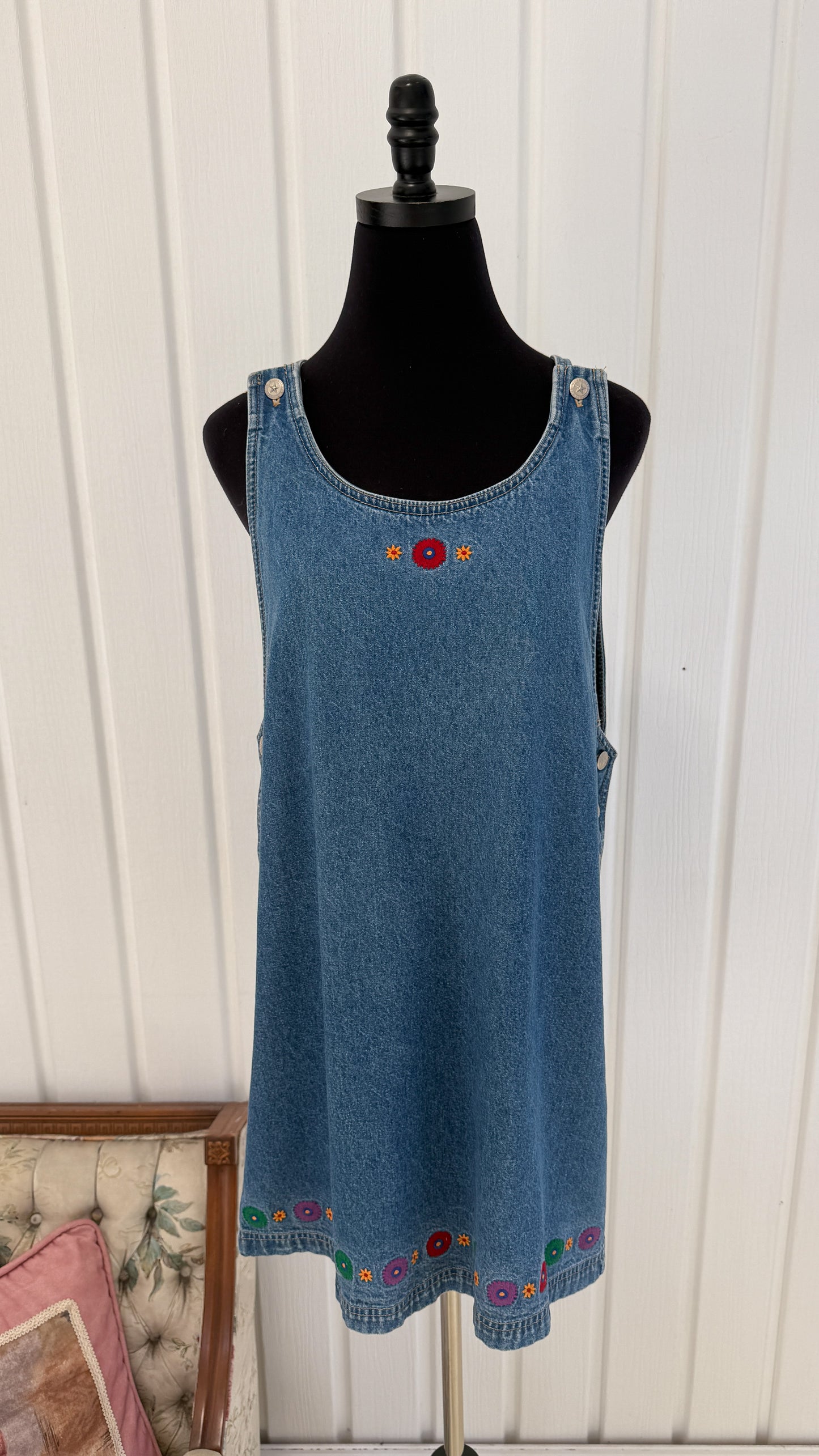 Robe en jeans brodée fleurie- medium