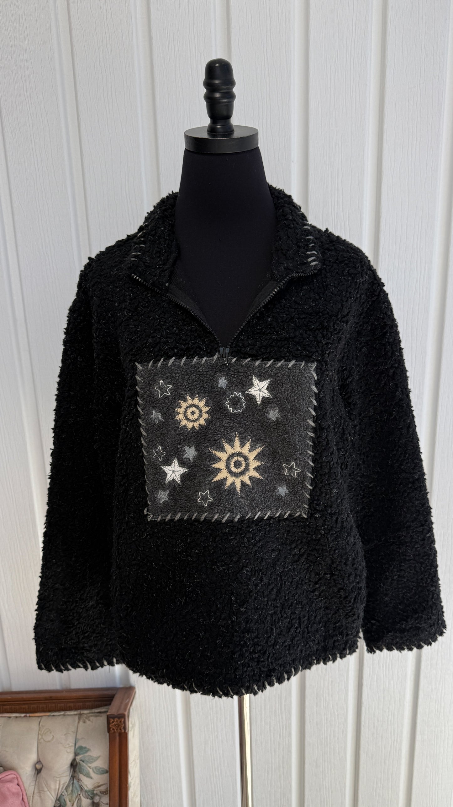 Chandail en polar noir étoiles- small
